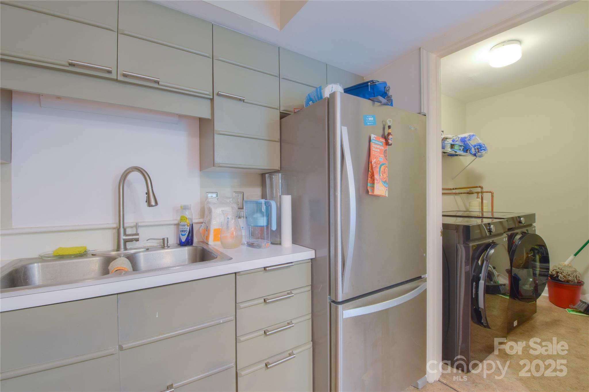 8333 Meadow Lakes Drive Property Photo 8