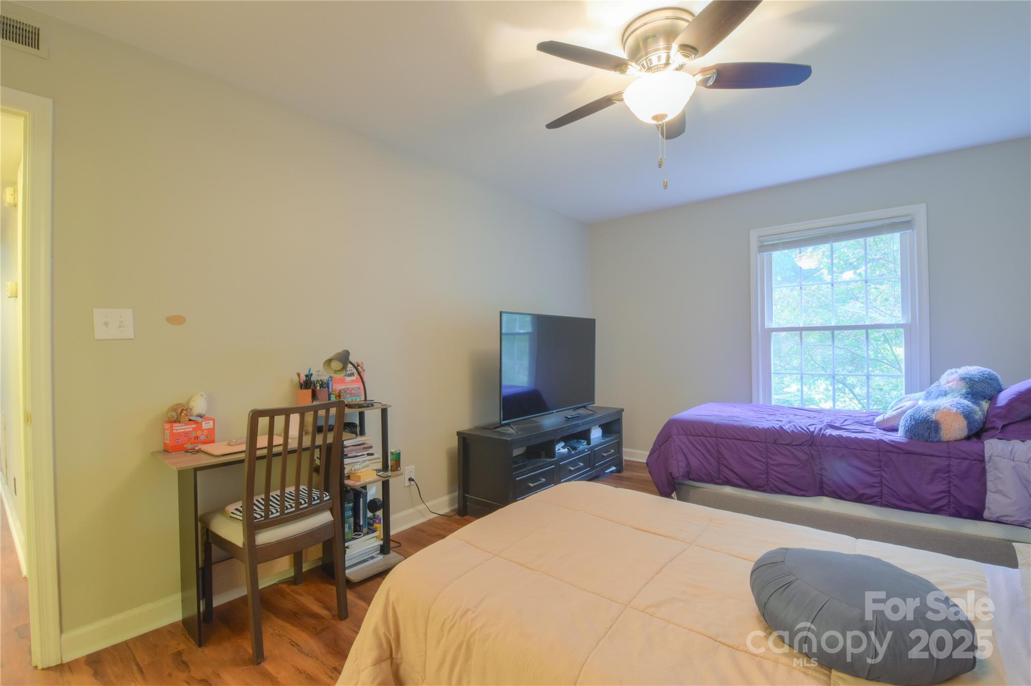 8333 Meadow Lakes Drive Property Photo 12