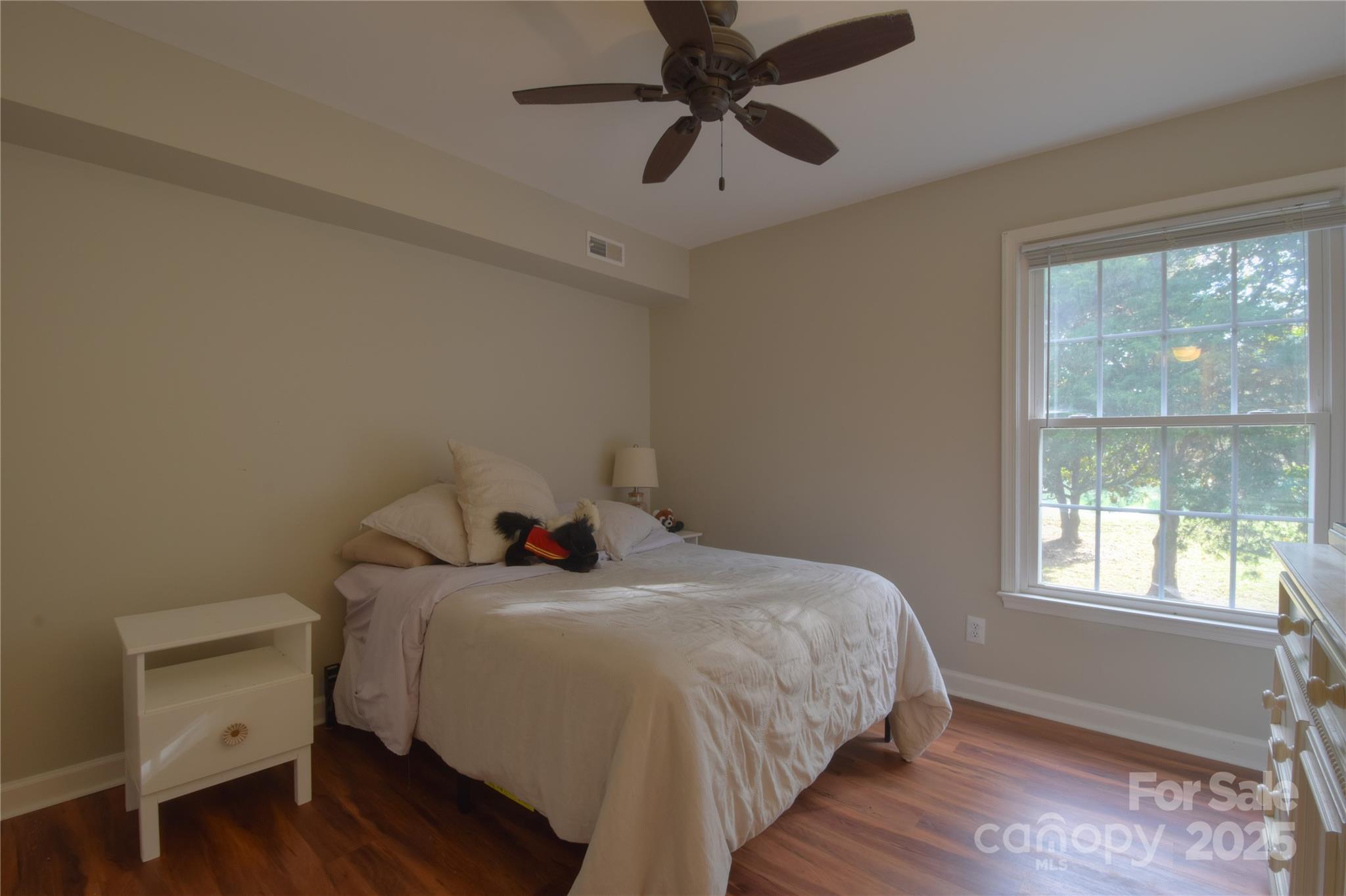 8333 Meadow Lakes Drive Property Photo 14