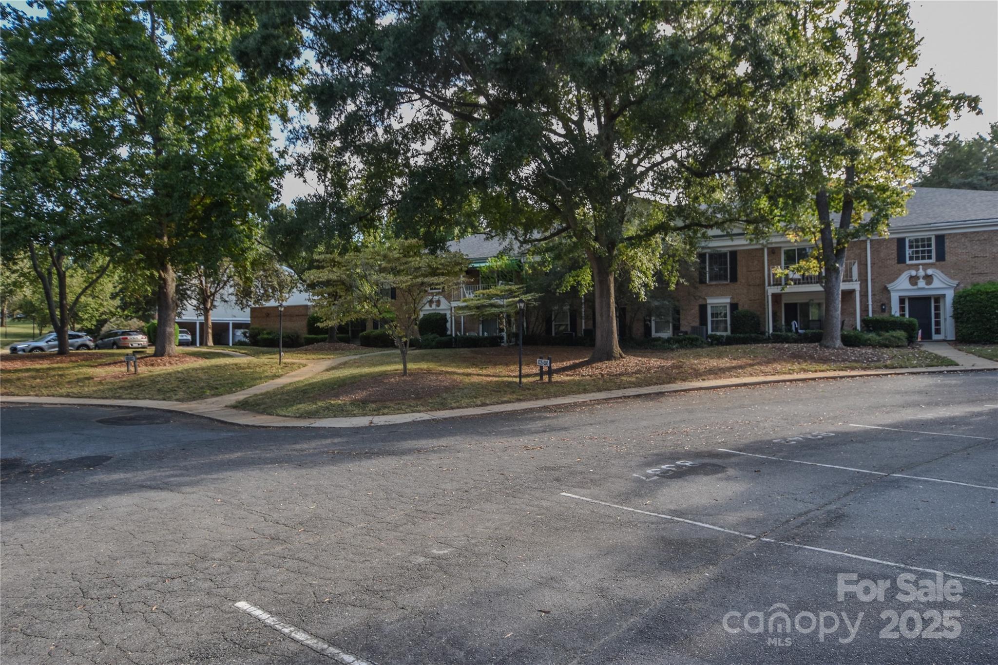 8333 Meadow Lakes Drive Property Photo 23