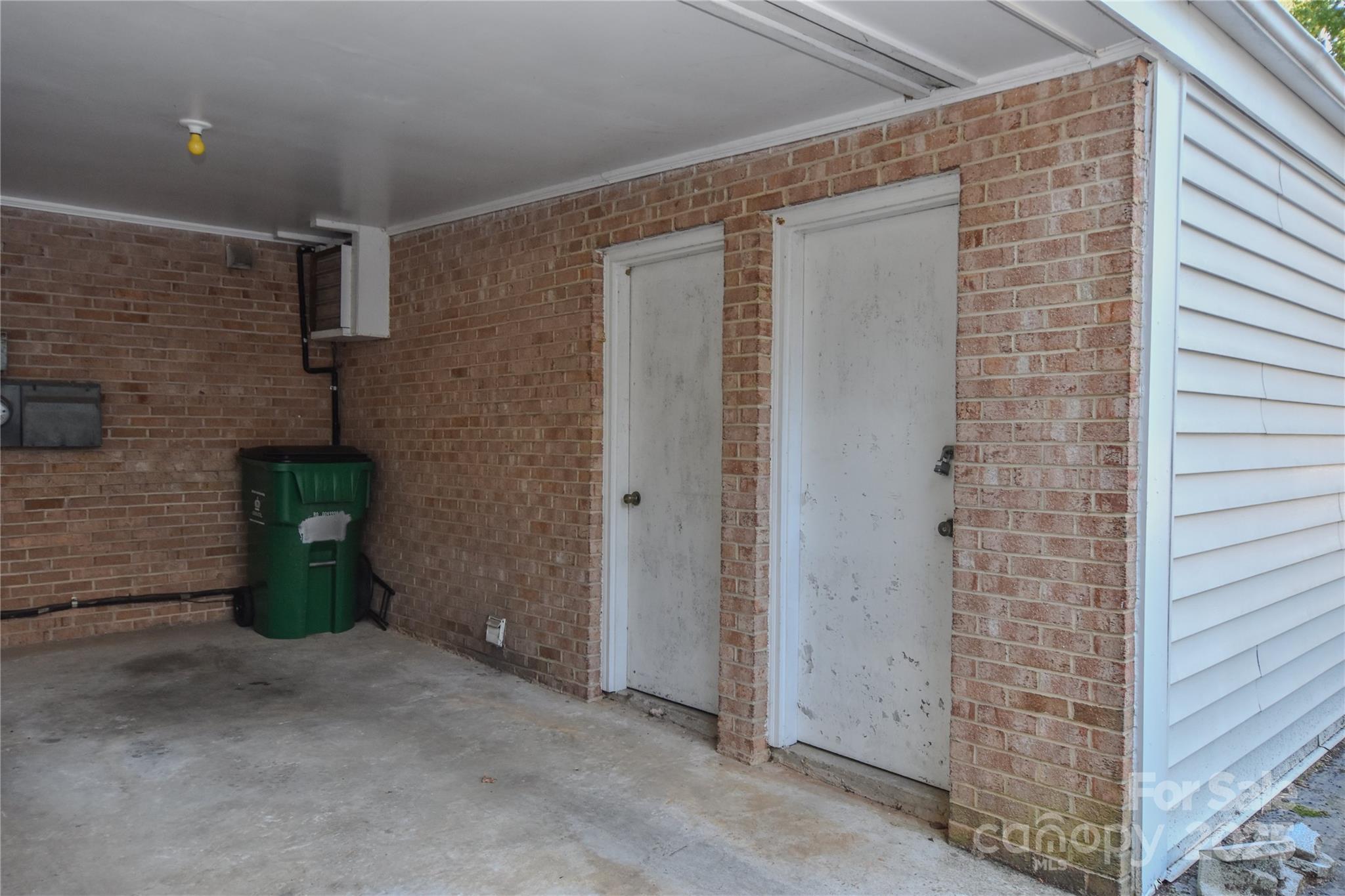 8333 Meadow Lakes Drive Property Photo 26