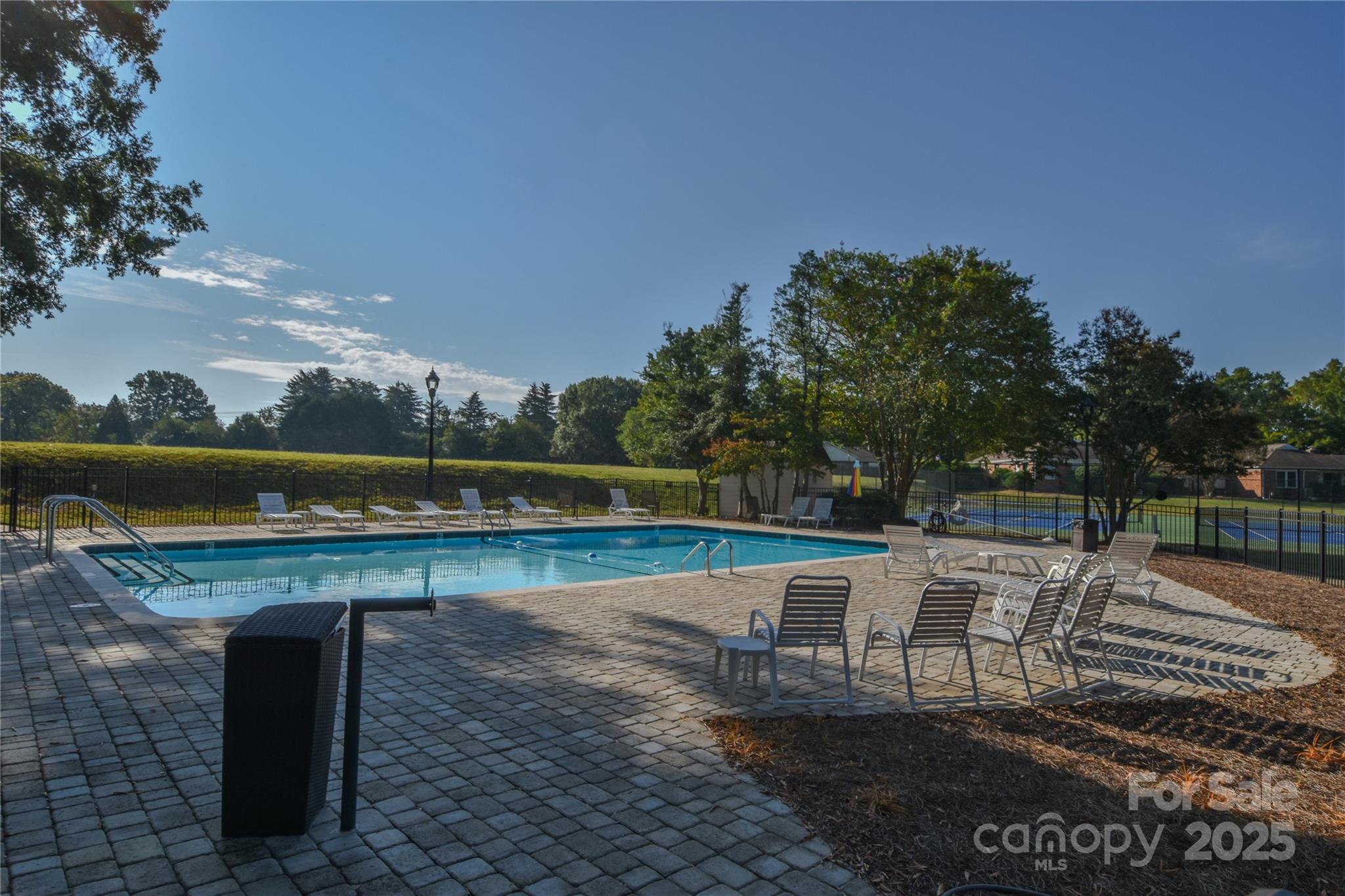 8333 Meadow Lakes Drive Property Photo 32