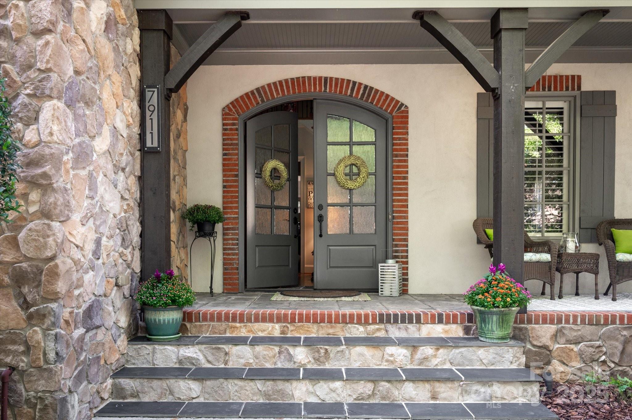 7911 Pemswood Street Property Photo 6