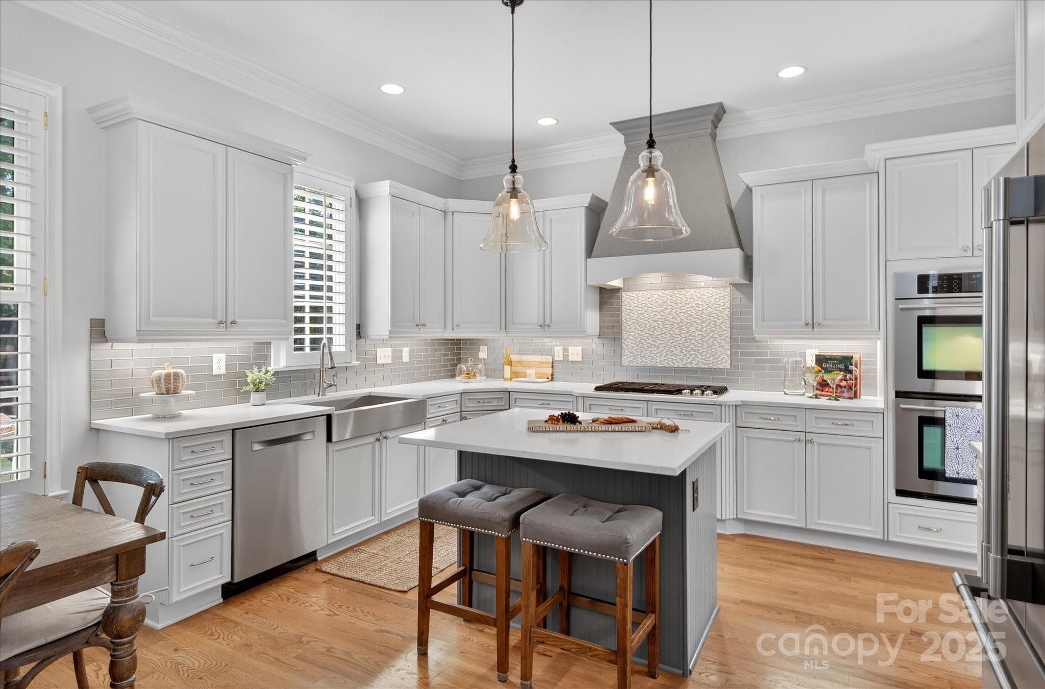 7911 Pemswood Street Property Photo 11