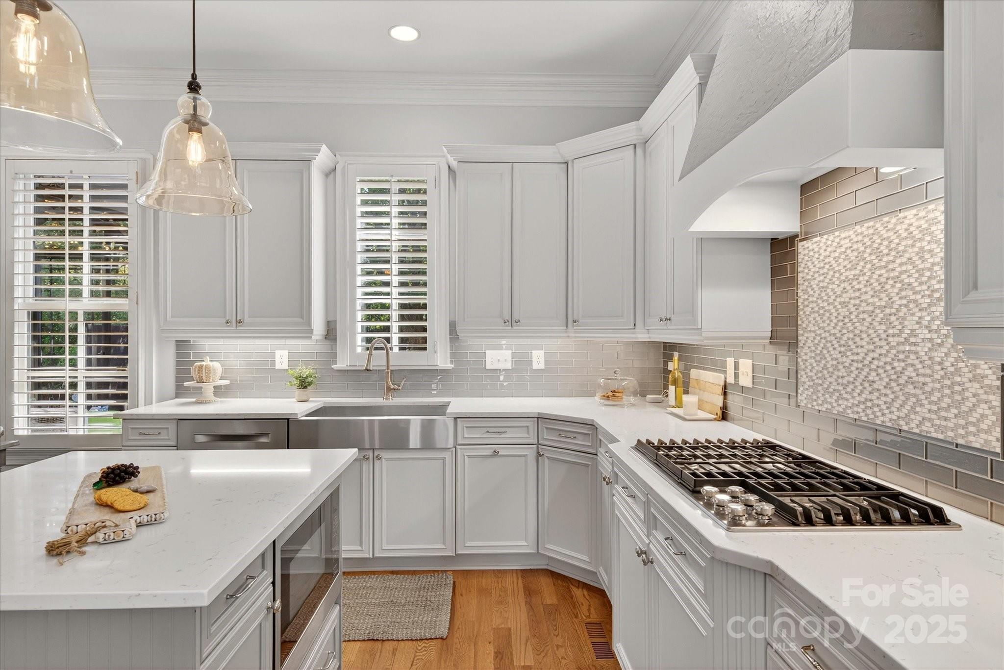 7911 Pemswood Street Property Photo 12