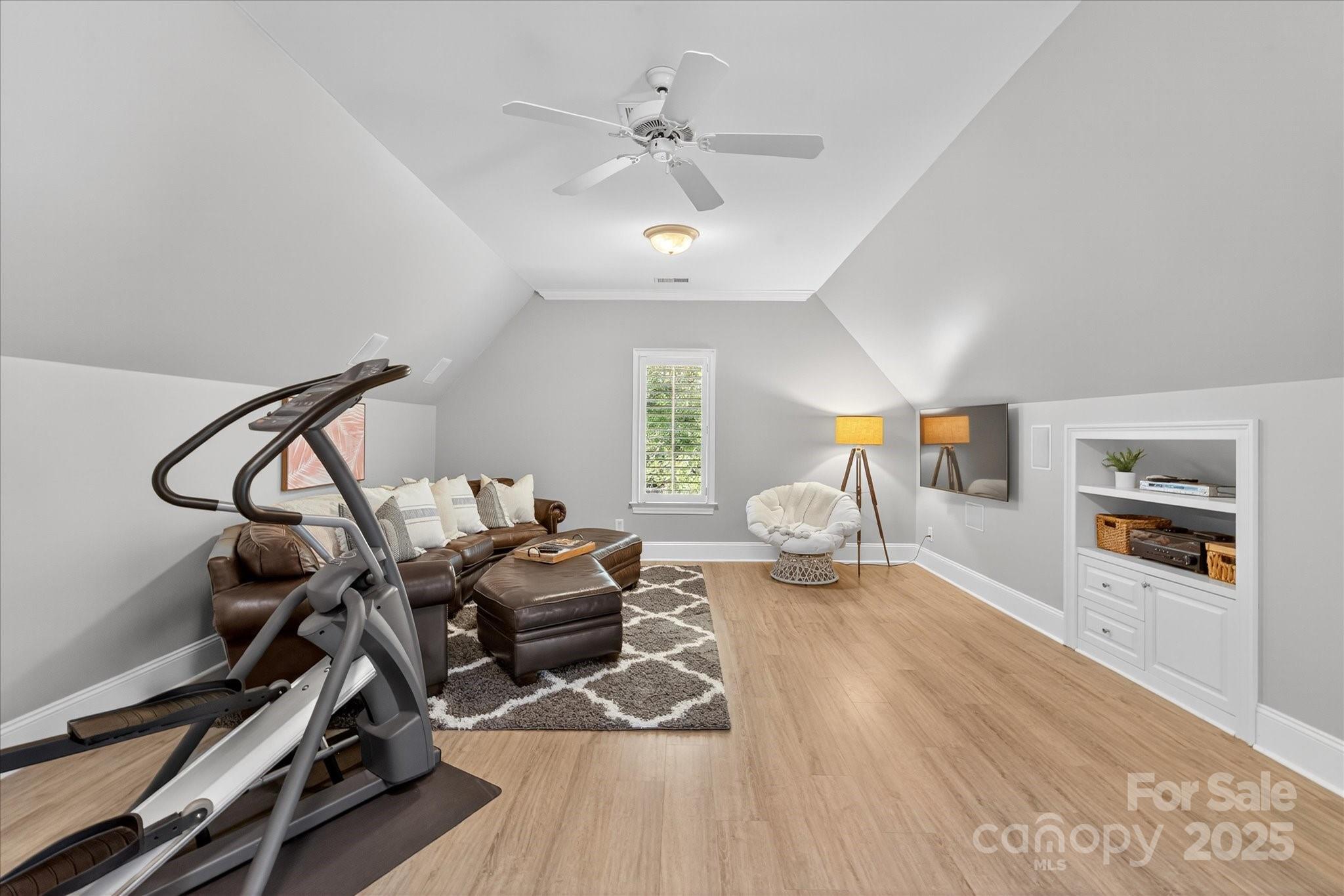 7911 Pemswood Street Property Photo 30