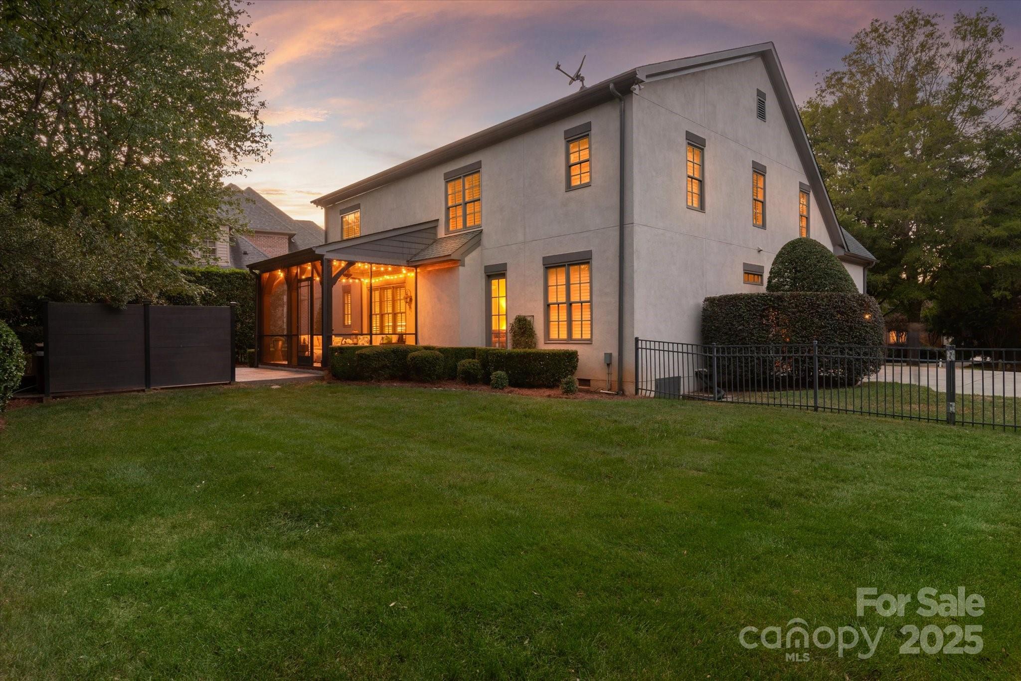 7911 Pemswood Street Property Photo 32