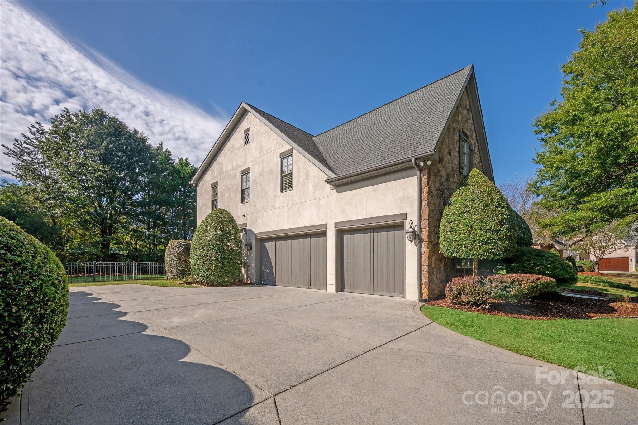 7911 Pemswood Street Property Photo 40