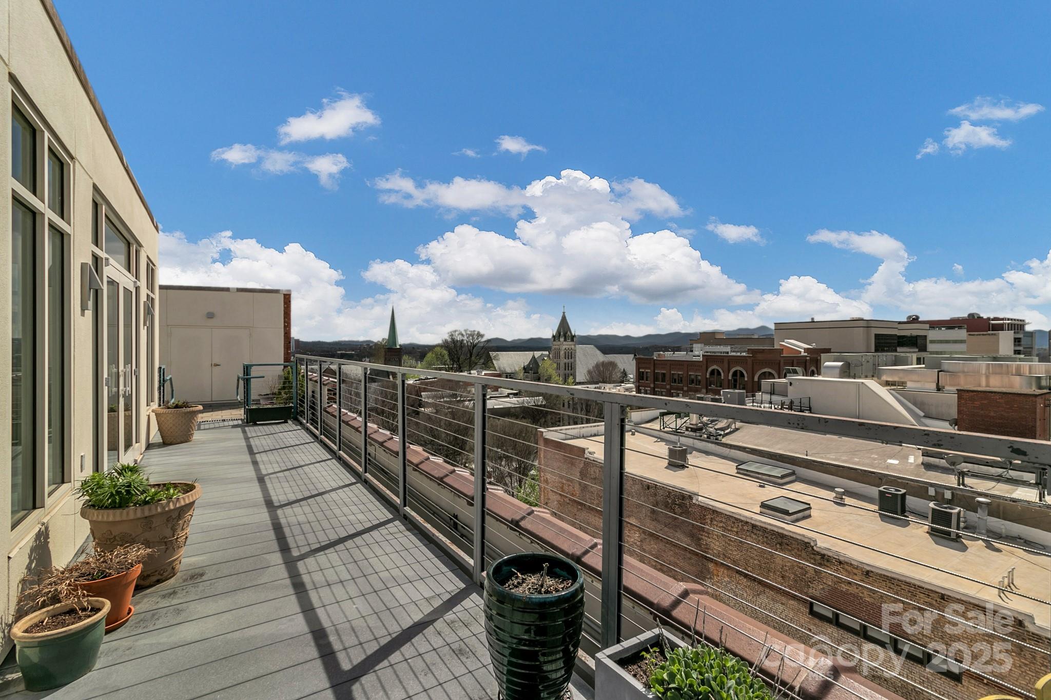 59 College Street 402 Property Photo 2