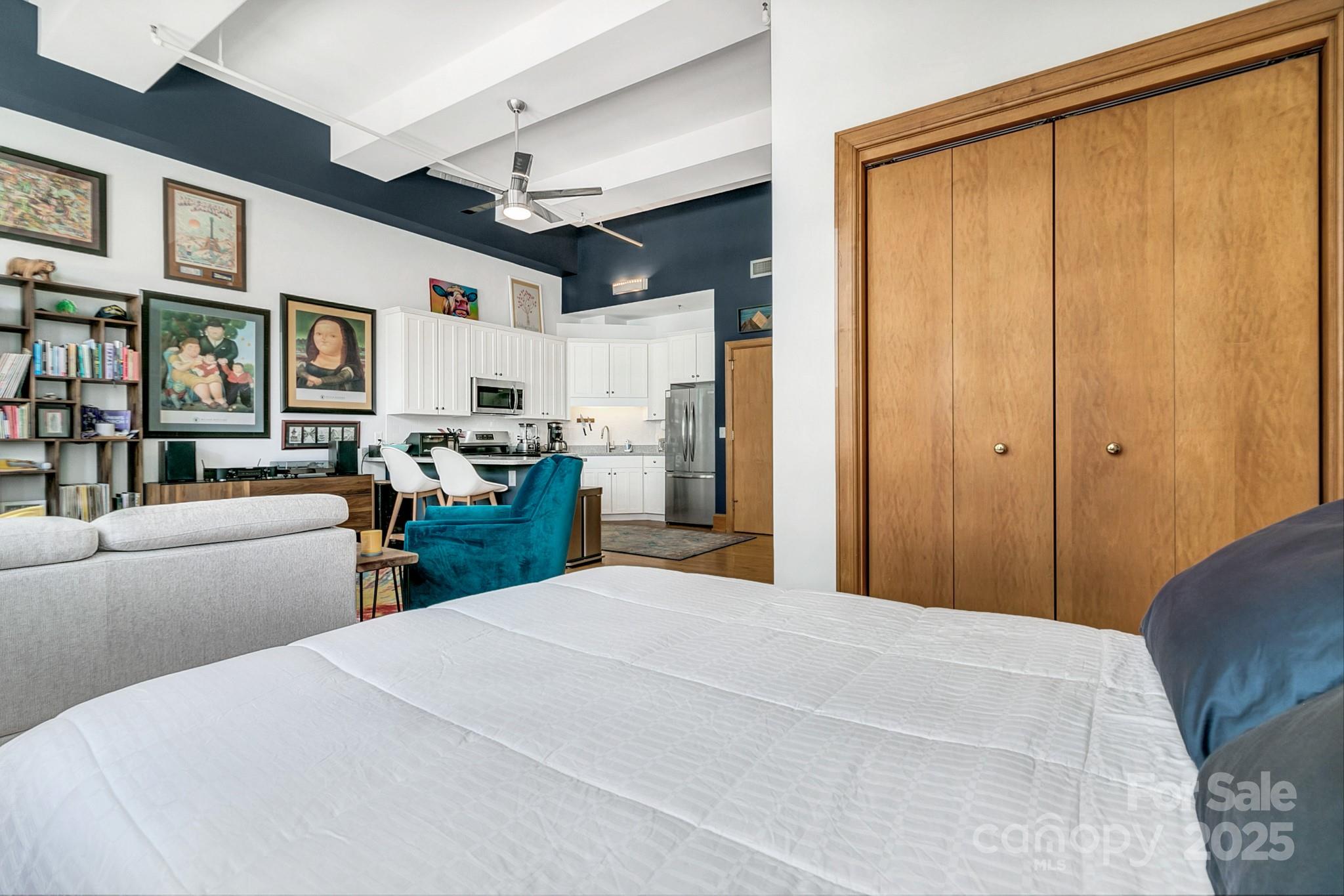 59 College Street 402 Property Photo 18