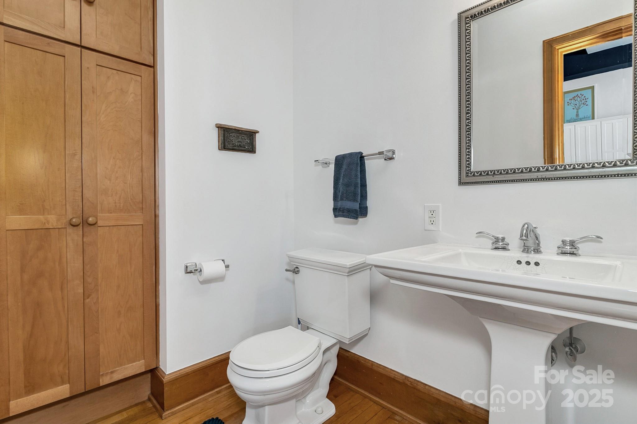 59 College Street 402 Property Photo 24