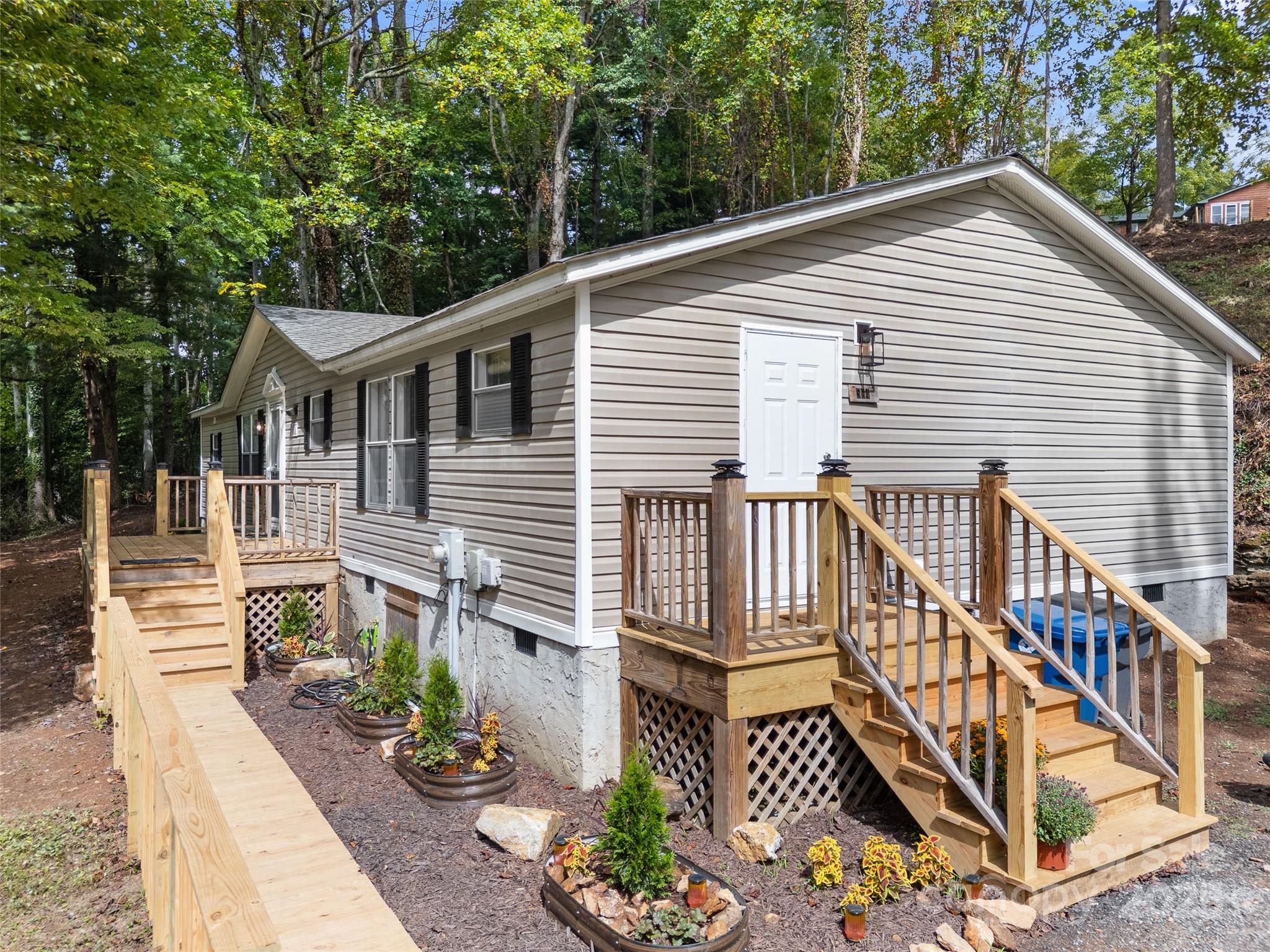 25 Overbrook Drive Property Photo 2