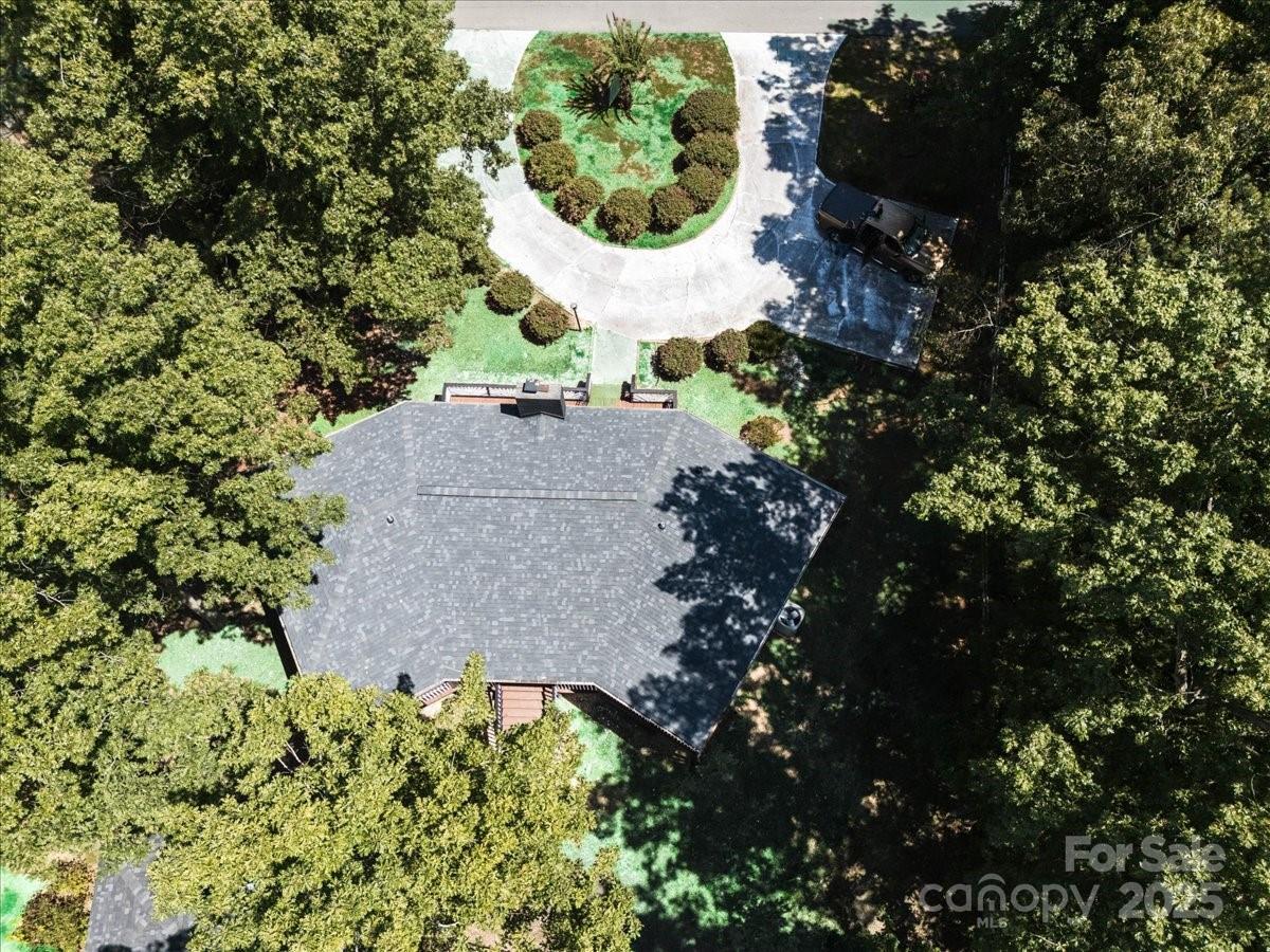 200 Lakeview Road Property Photo 2