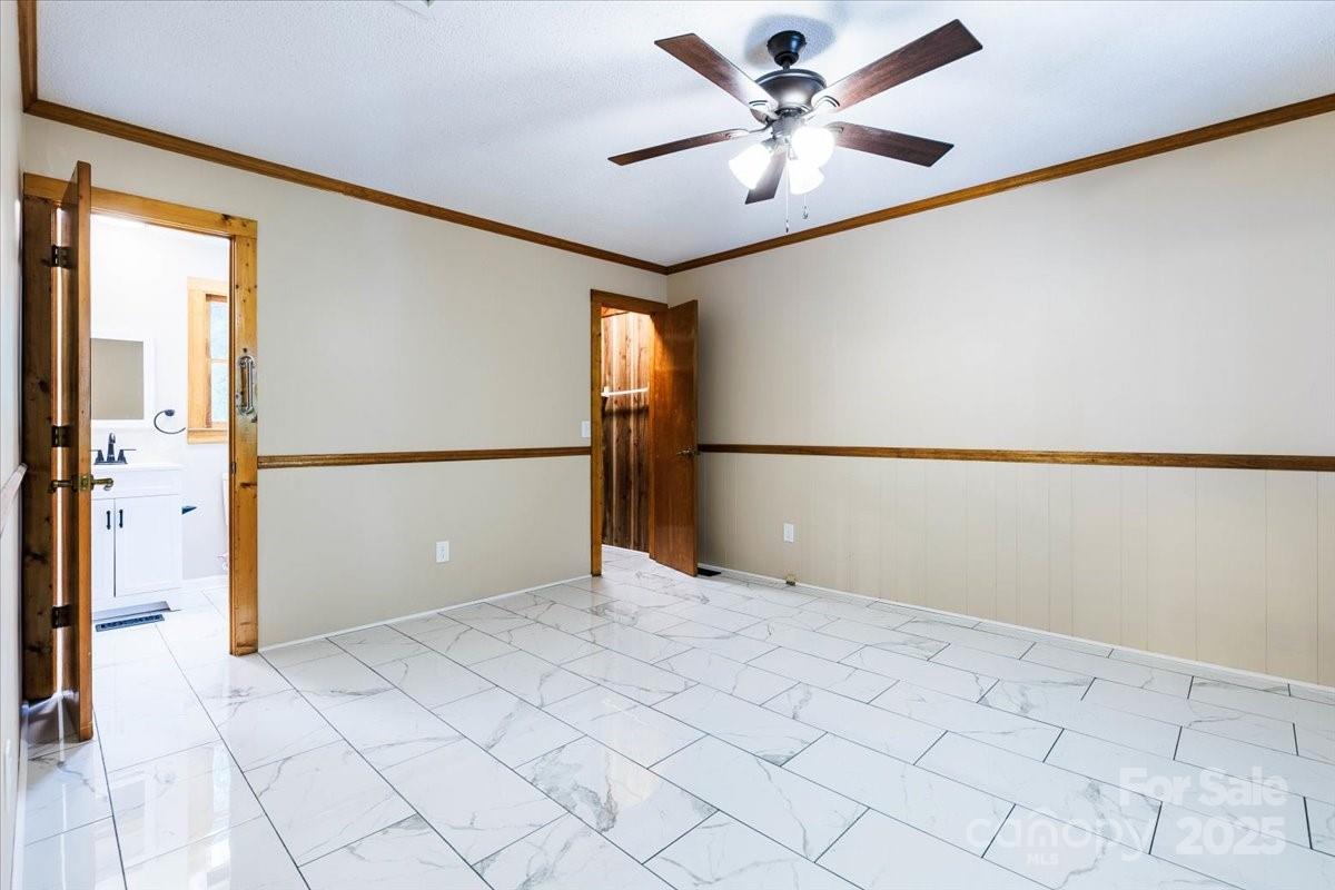 200 Lakeview Road Property Photo 9