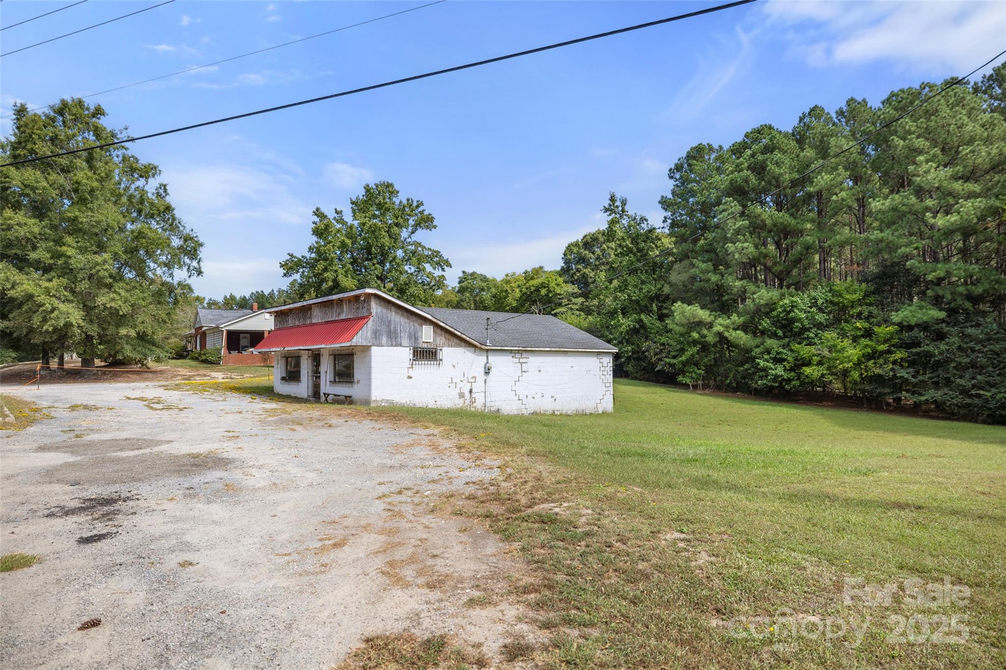 4178 Edgeland Road Property Photo 2