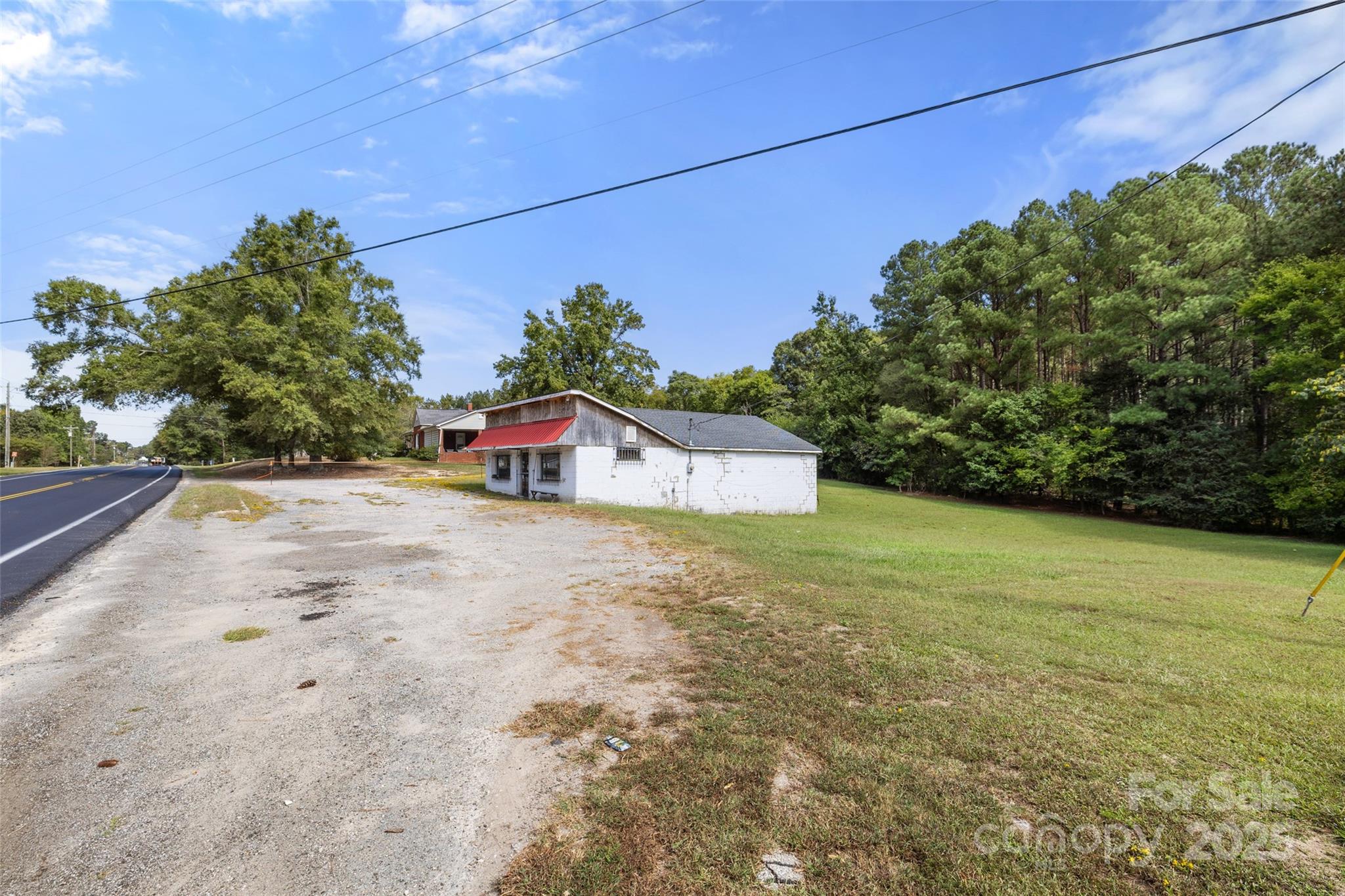 4178 Edgeland Road Property Photo 3