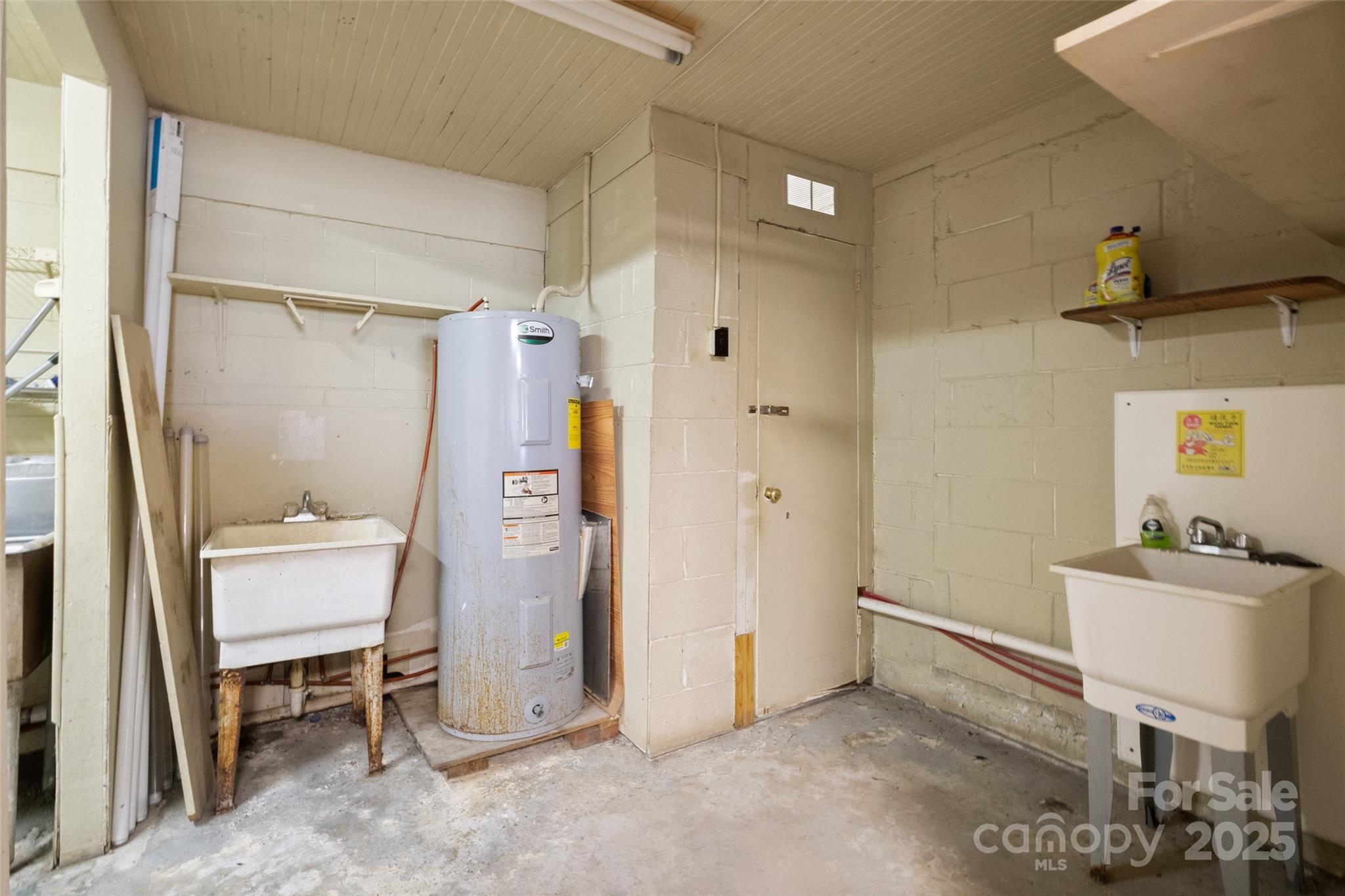 4178 Edgeland Road Property Photo 9