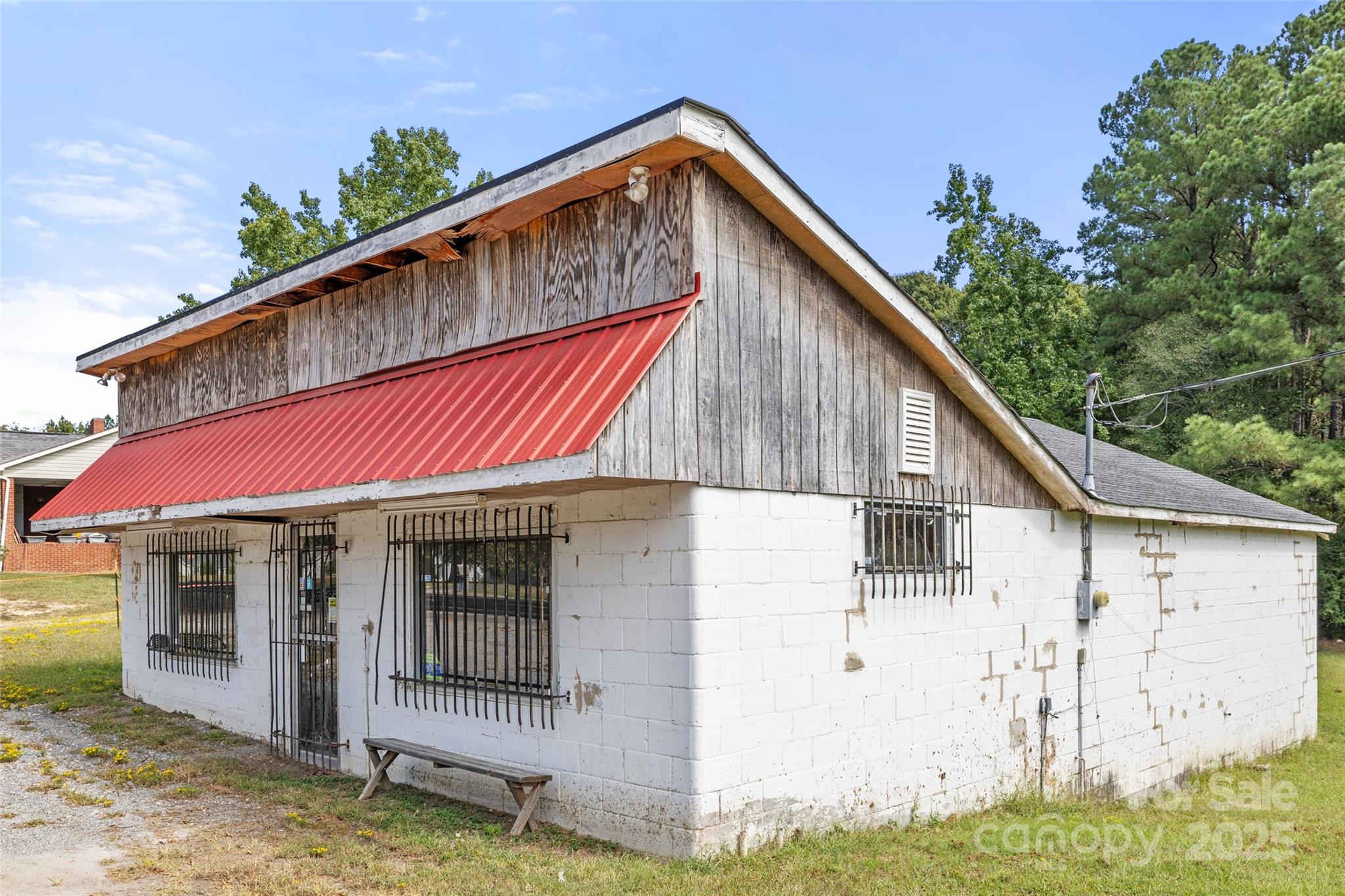 4178 Edgeland Road Property Photo 10
