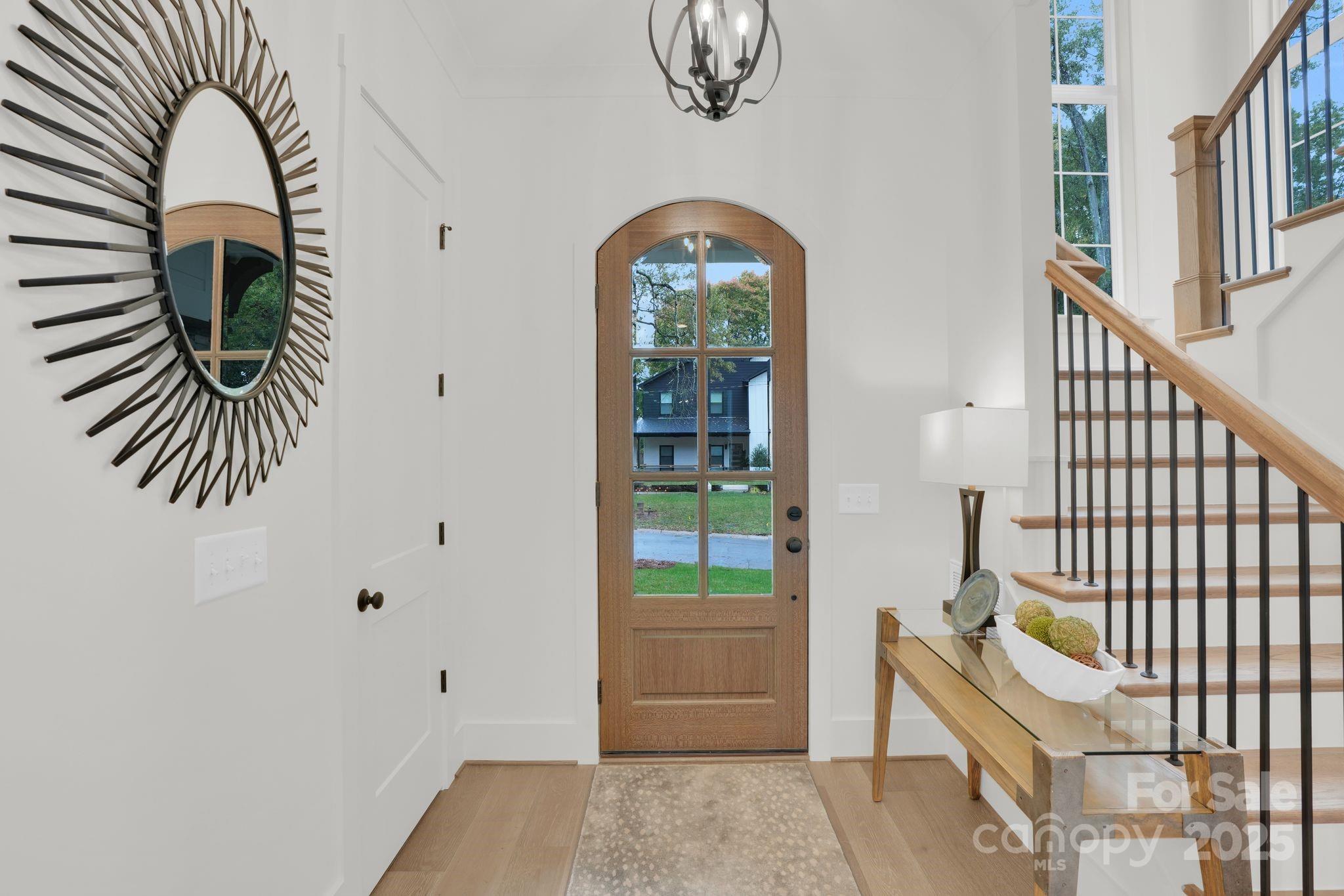 4918 Buckingham Drive Property Photo 4