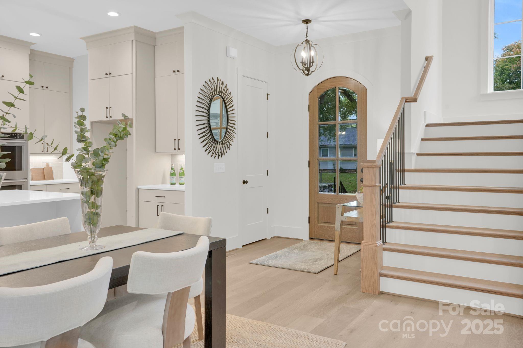 4918 Buckingham Drive Property Photo 6