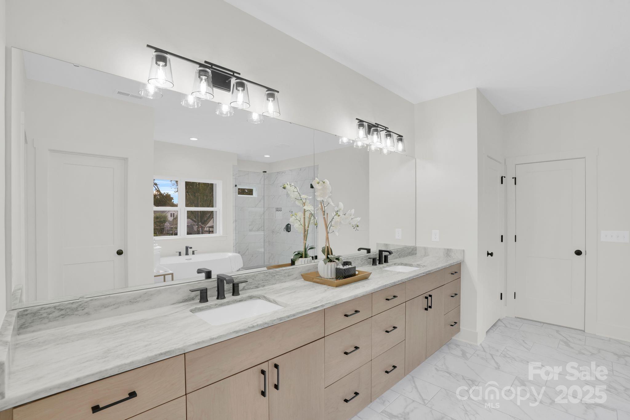 4918 Buckingham Drive Property Photo 24