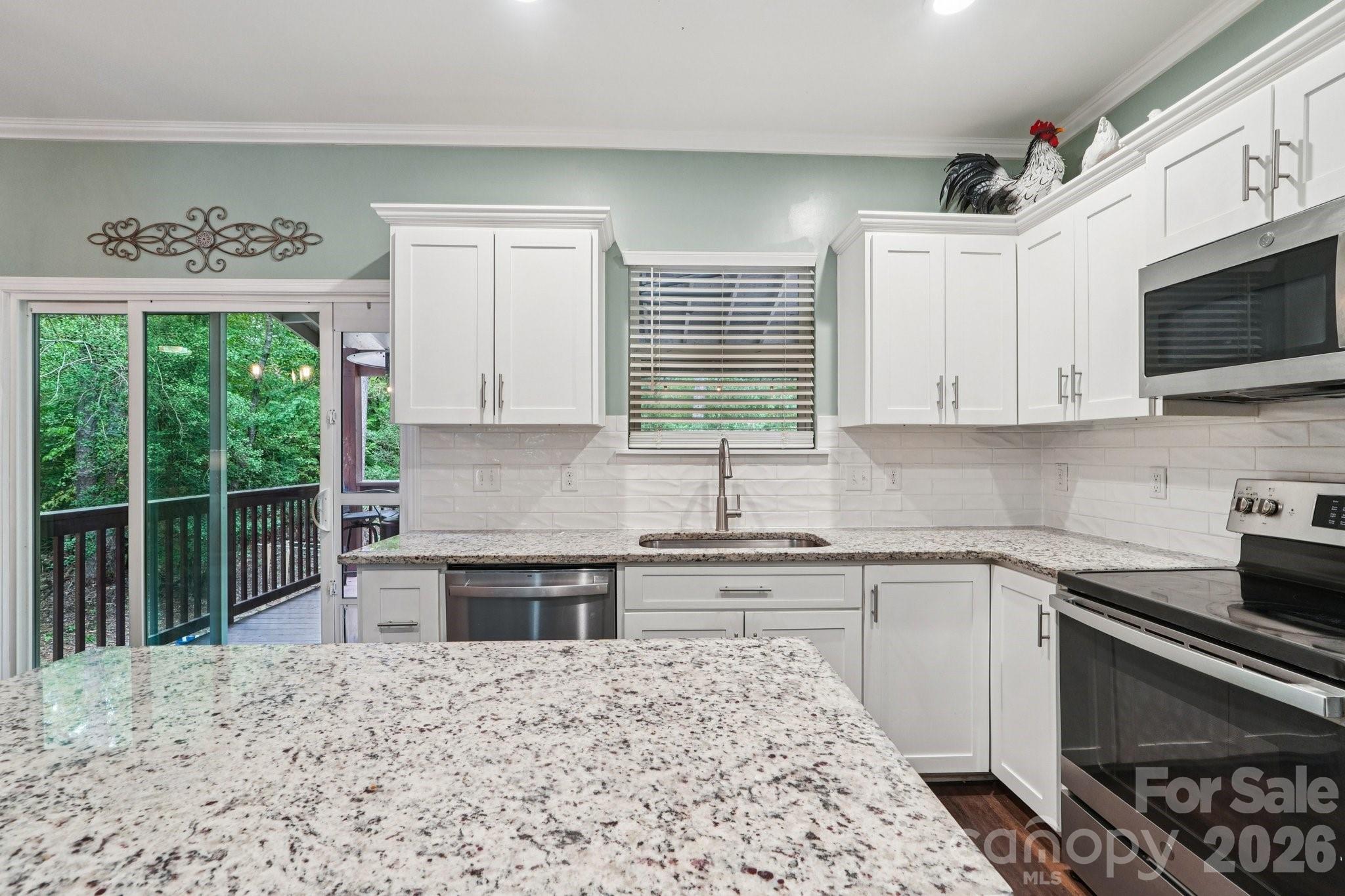 589 Newport Drive Property Photo 11
