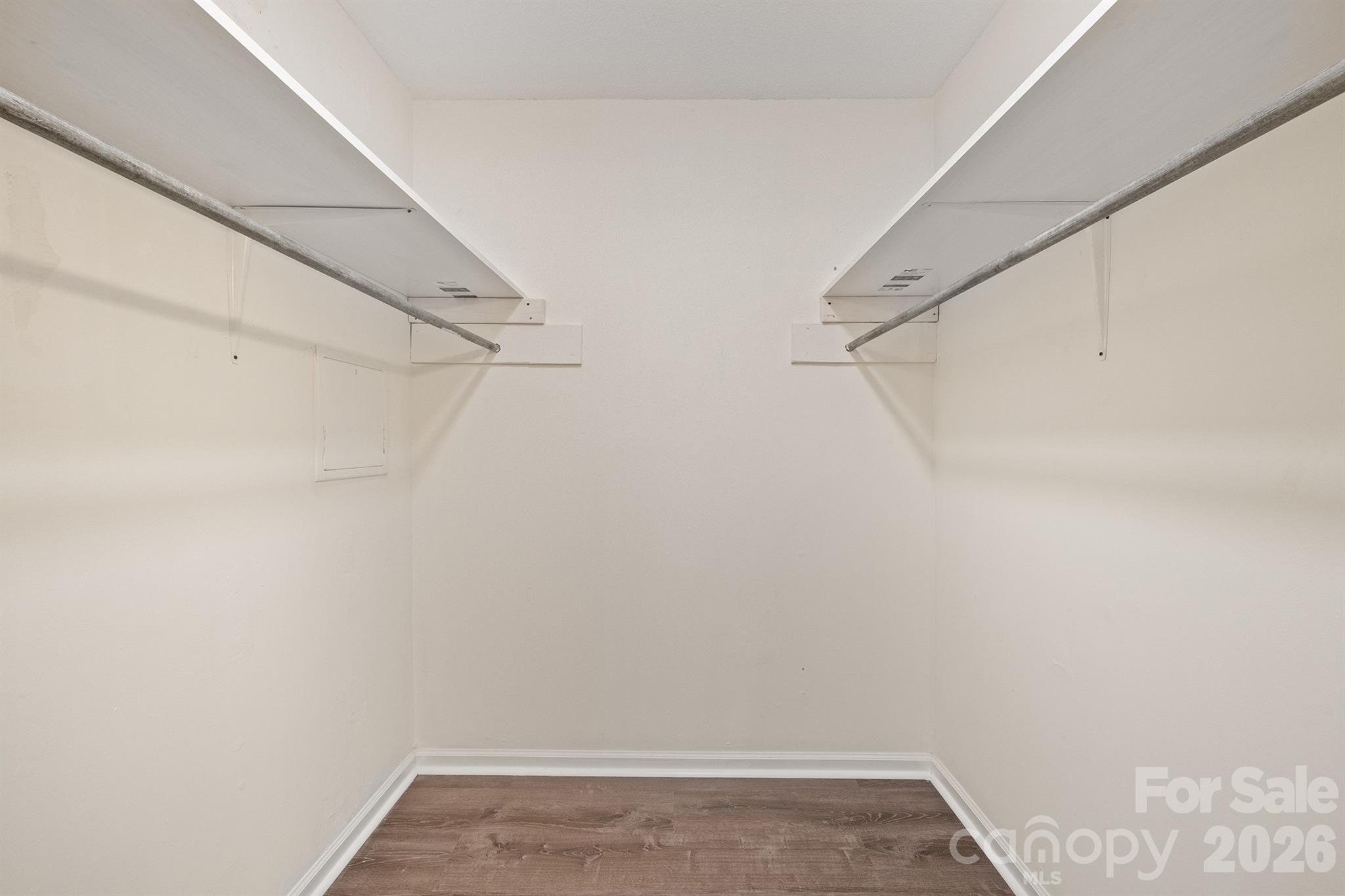801 N Grove Street Property Photo 28