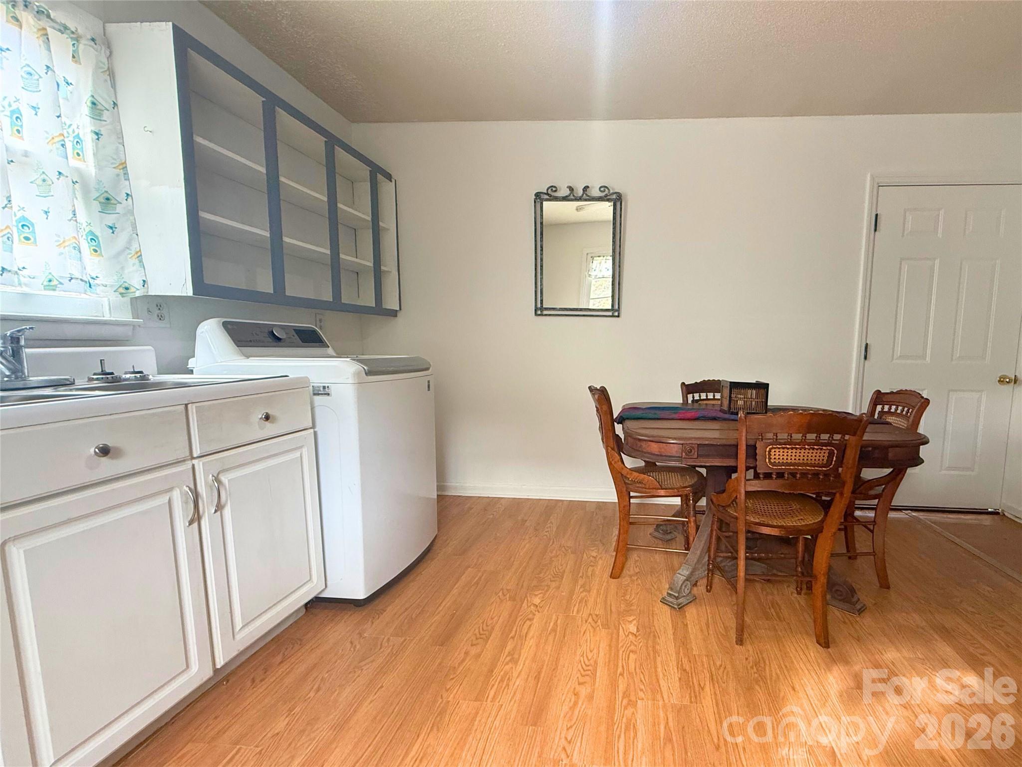 801 N Grove Street Property Photo 34