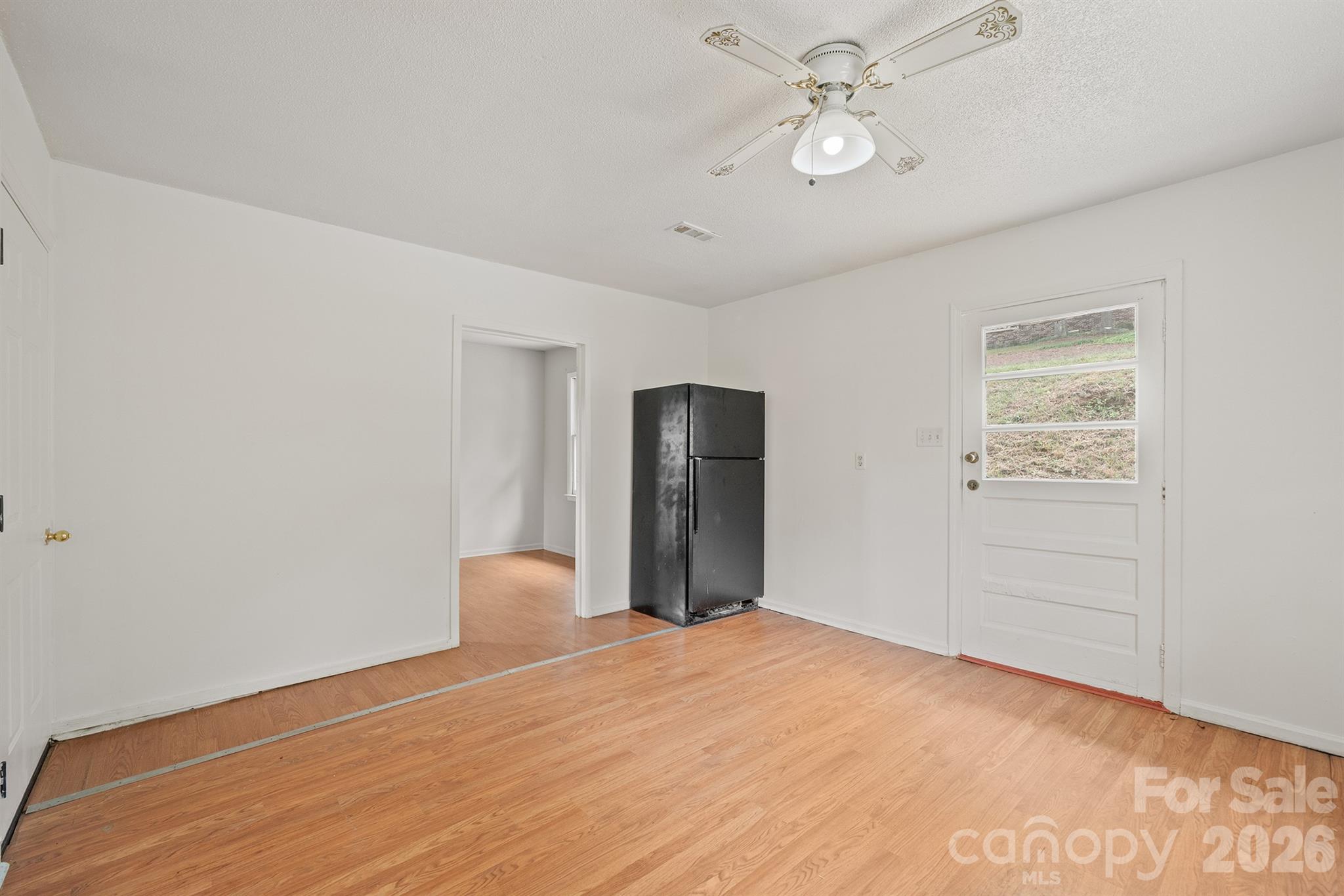 801 N Grove Street Property Photo 36