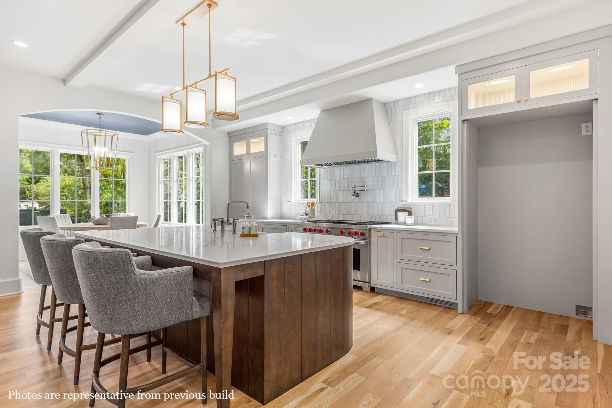 1020 Jefferson Drive Property Photo 3