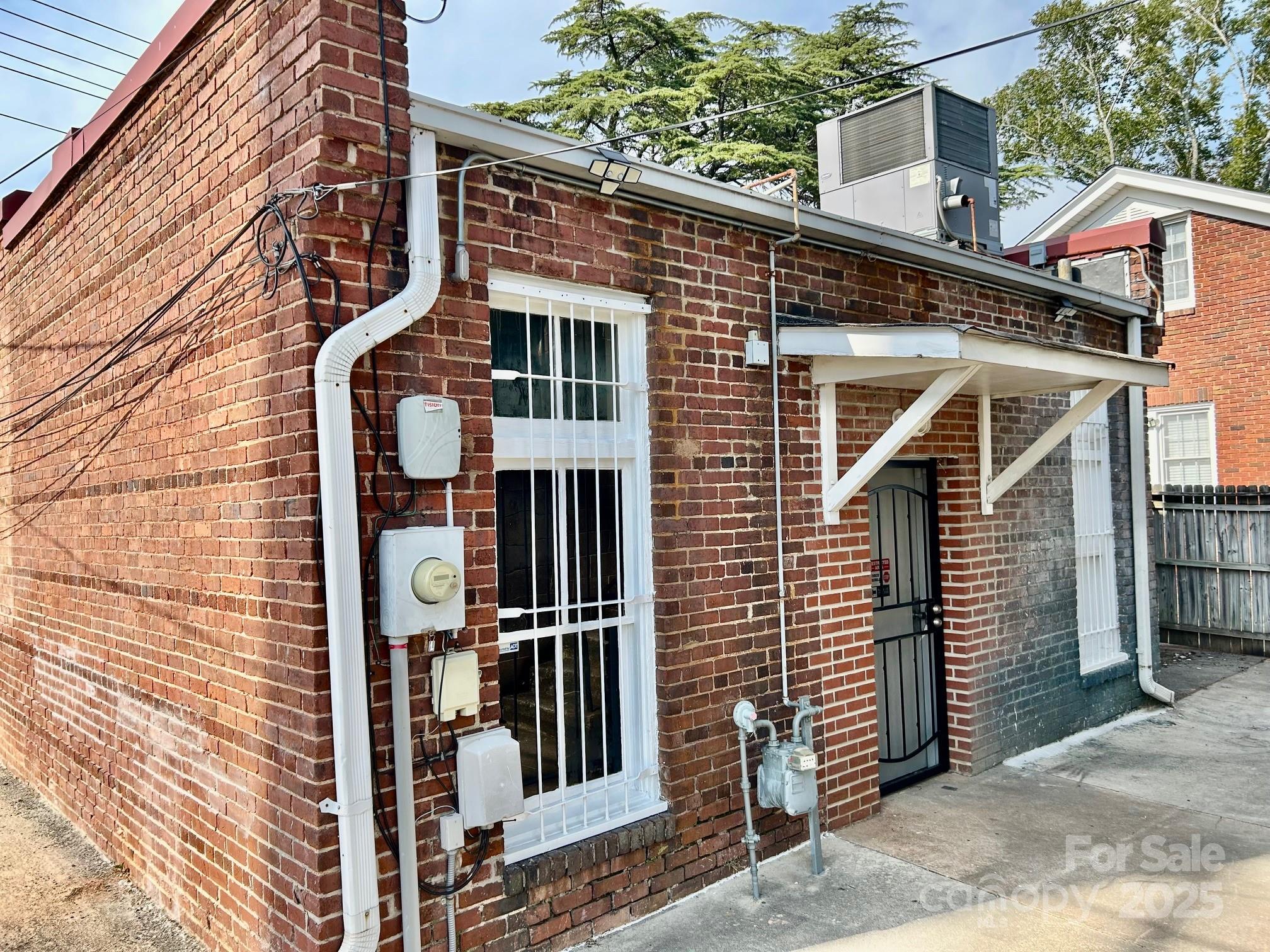 1409 S Fulton Street Property Photo 10