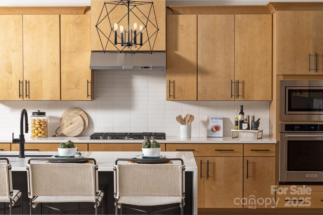 4125 Eastover Glen Road 346 Property Photo 2