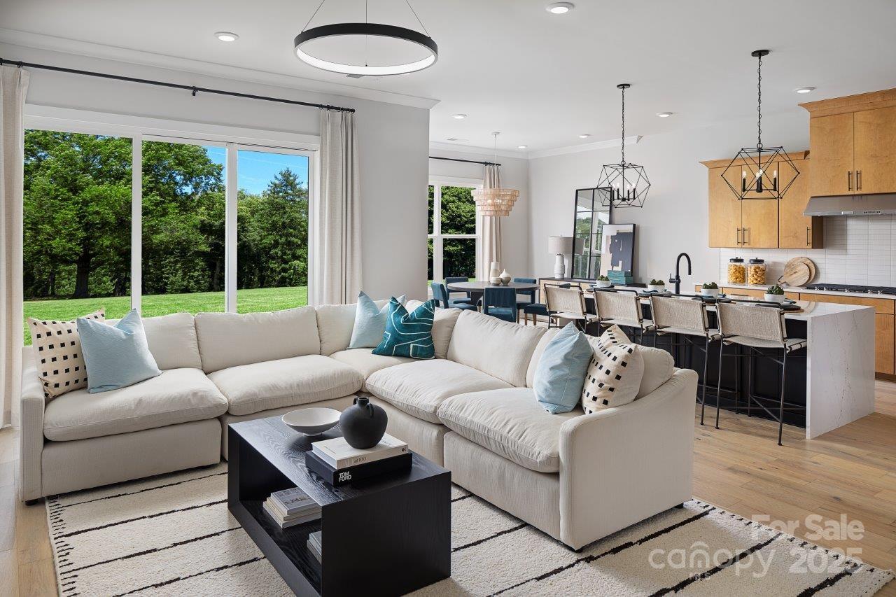 4125 Eastover Glen Road 346 Property Photo 4