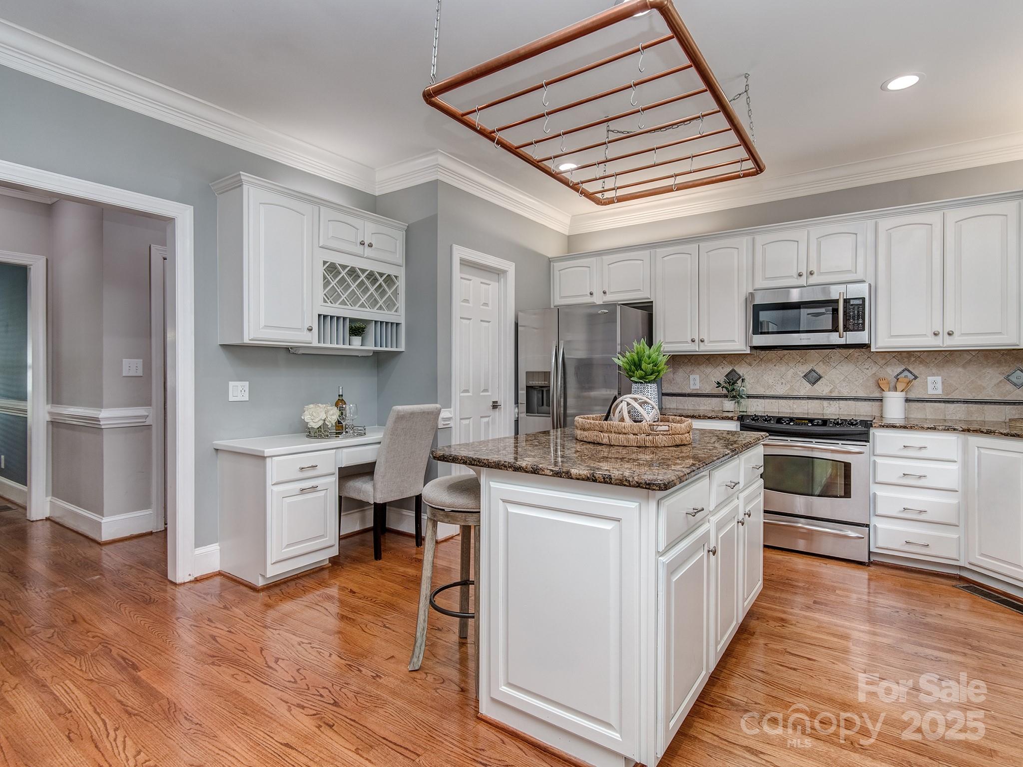 4301 Rosecliff Drive Property Photo 17