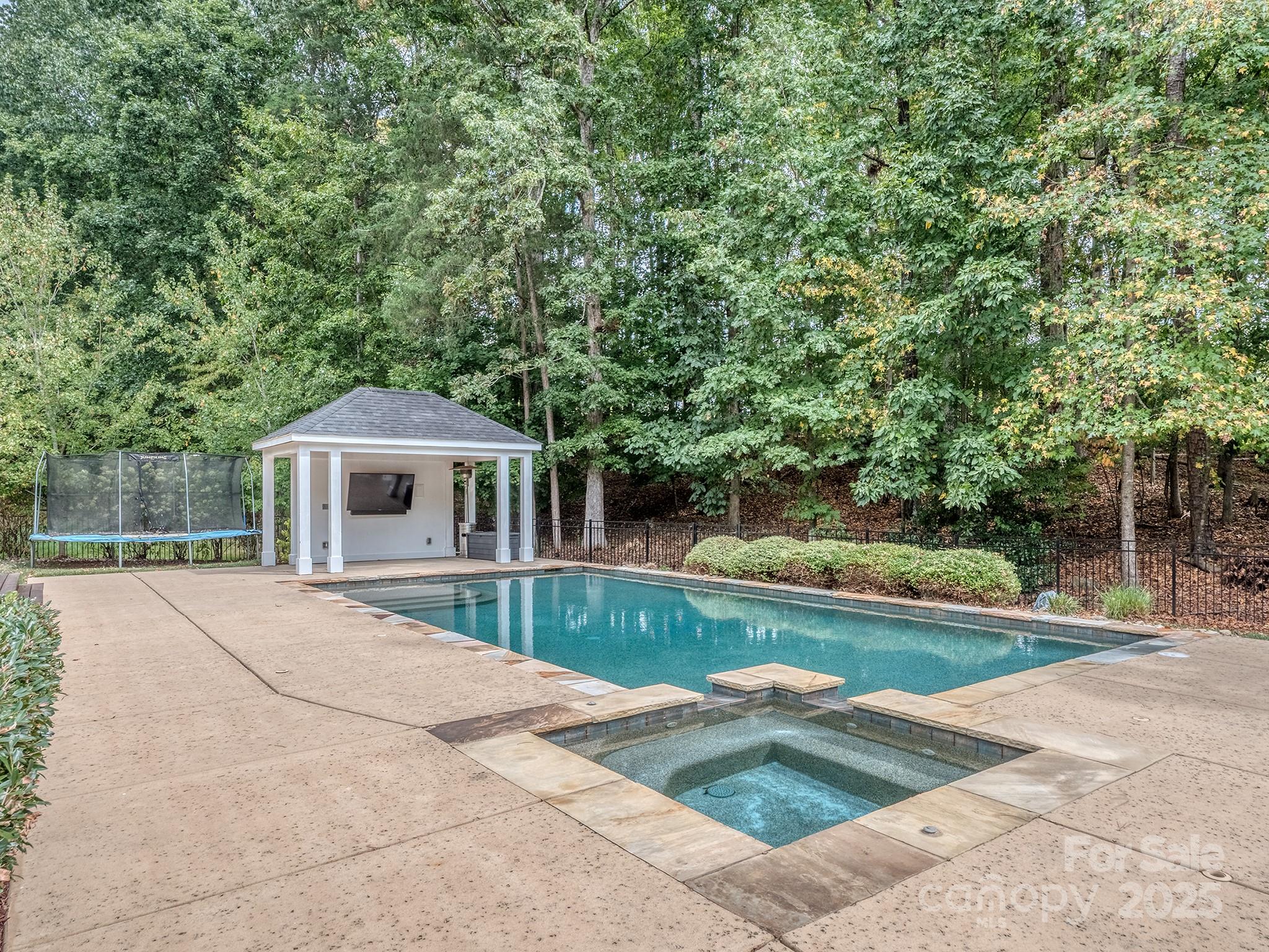 4301 Rosecliff Drive Property Photo 32