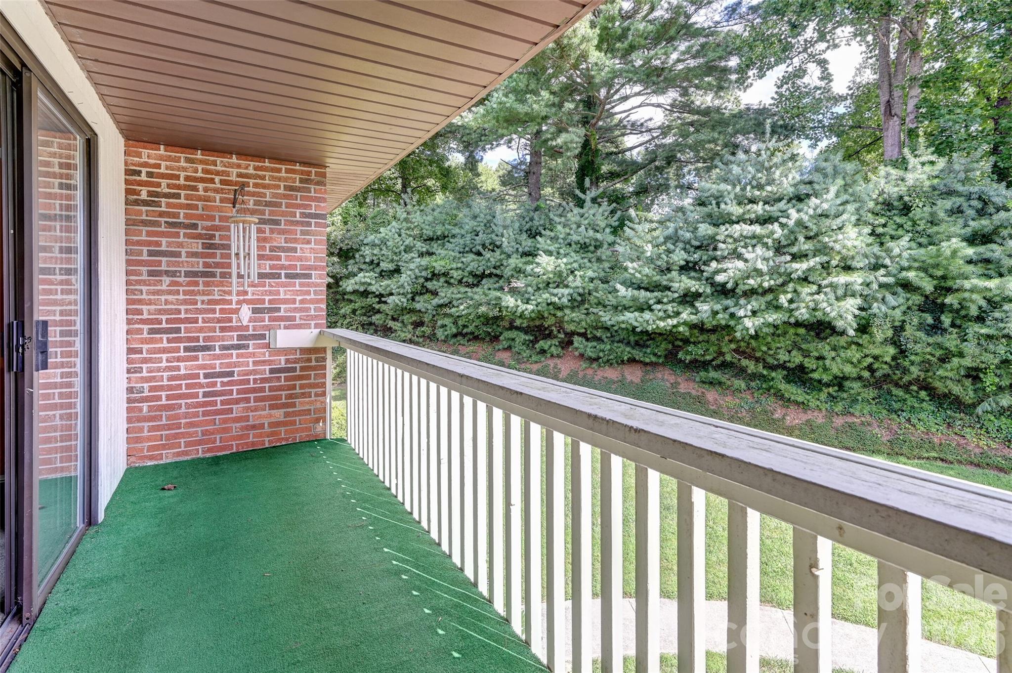 103 Oakwood Place 3 Property Photo 5