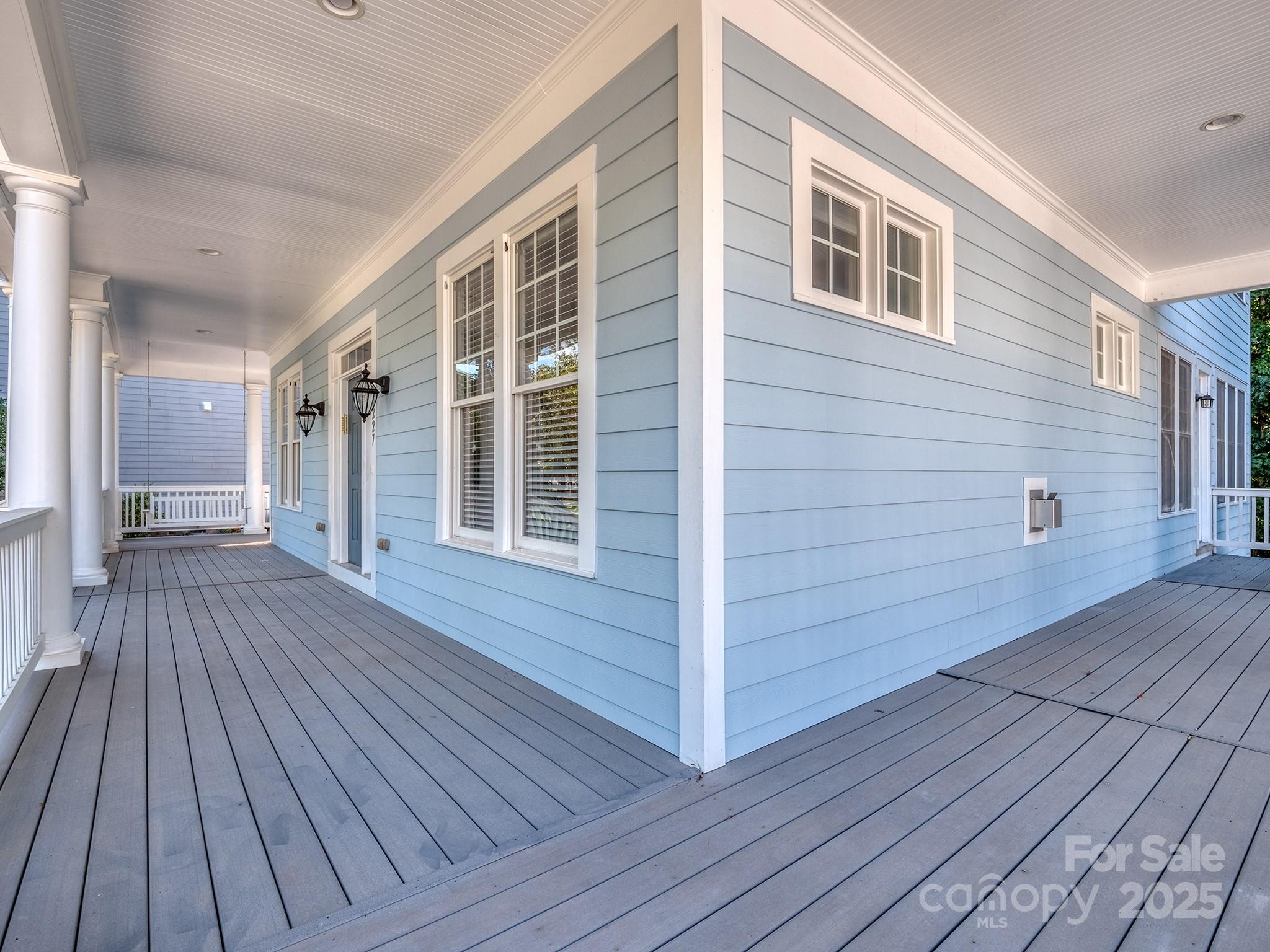 5227 Beacon Court Property Photo 6