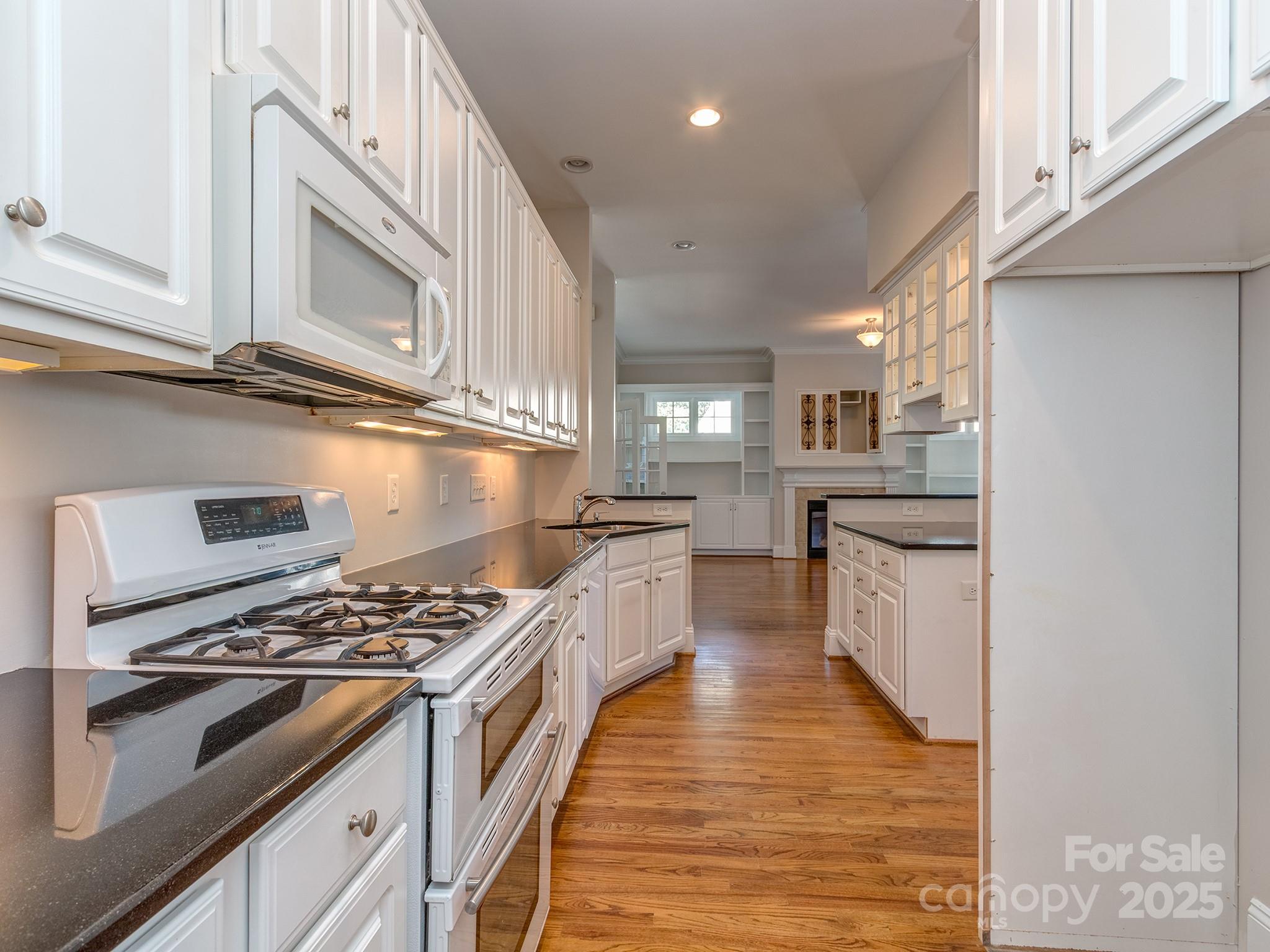 5227 Beacon Court Property Photo 11