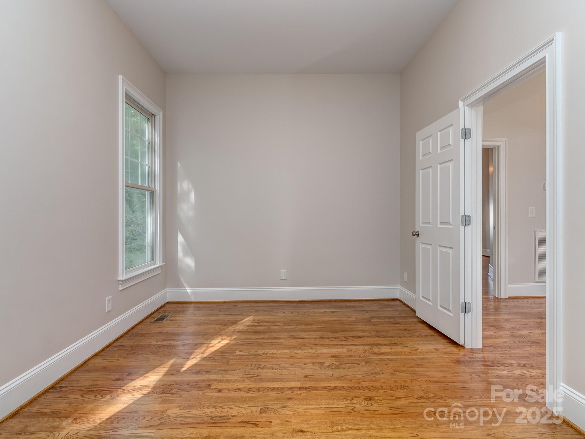 5227 Beacon Court Property Photo 16