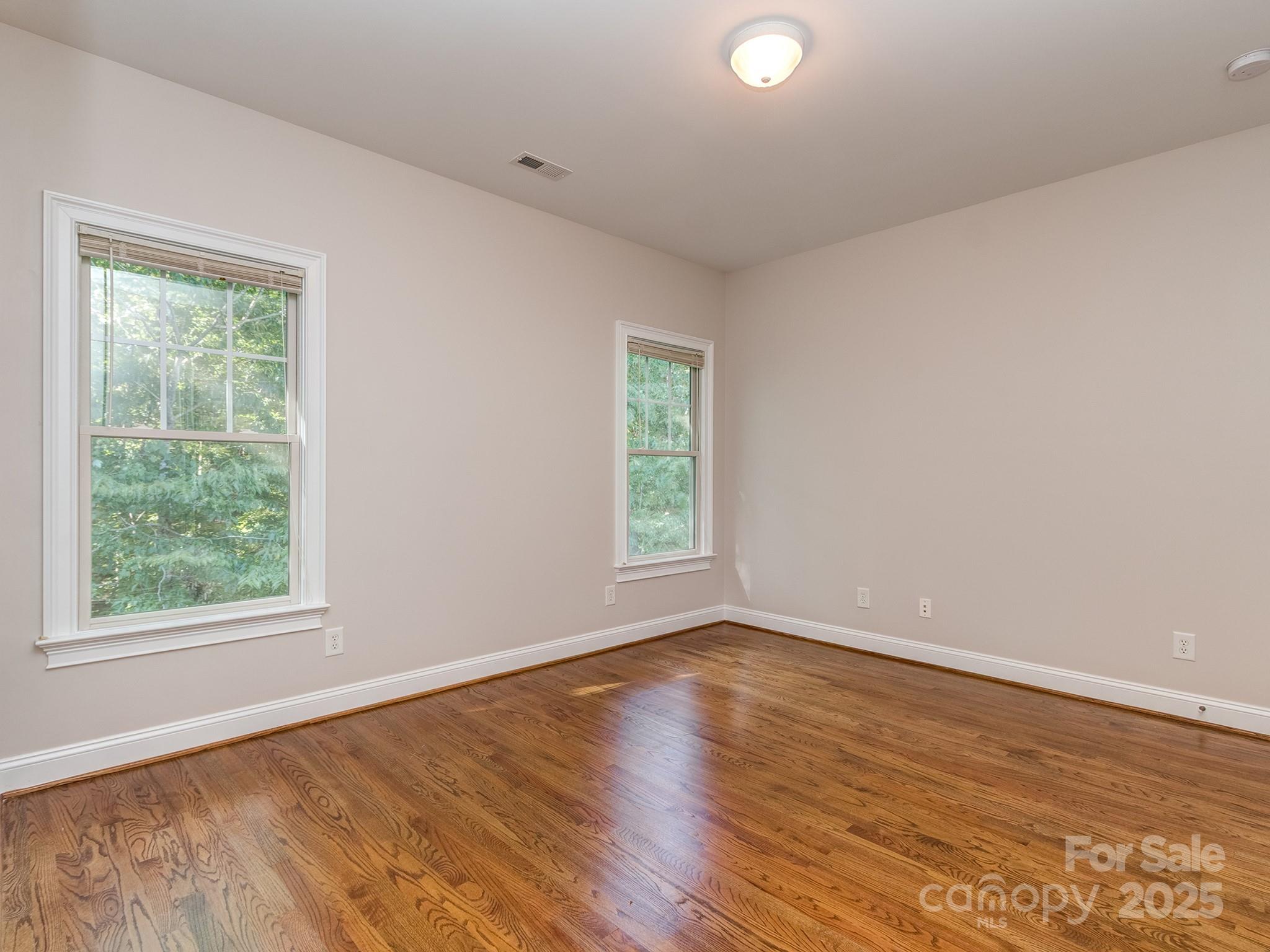 5227 Beacon Court Property Photo 23