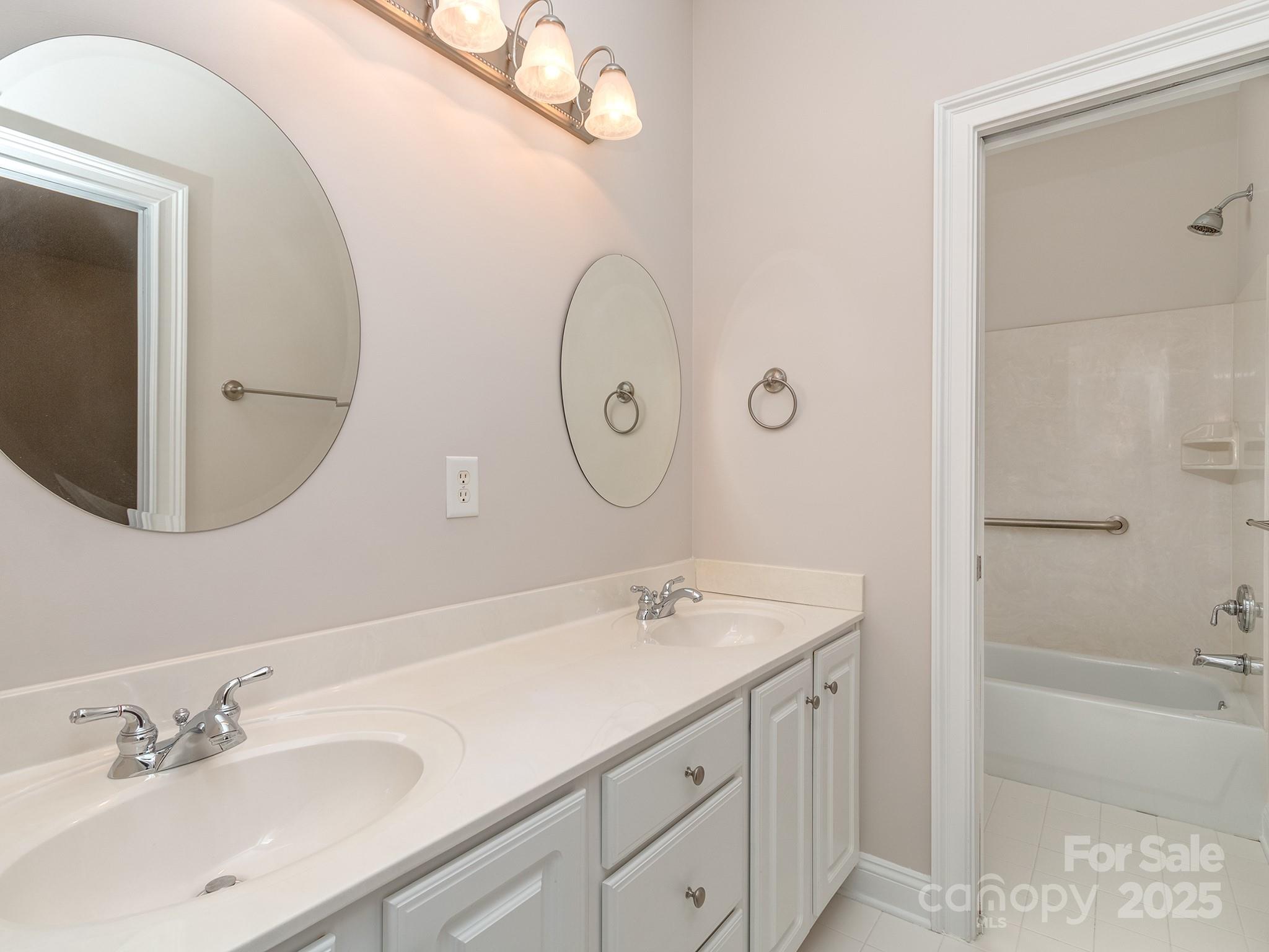 5227 Beacon Court Property Photo 24