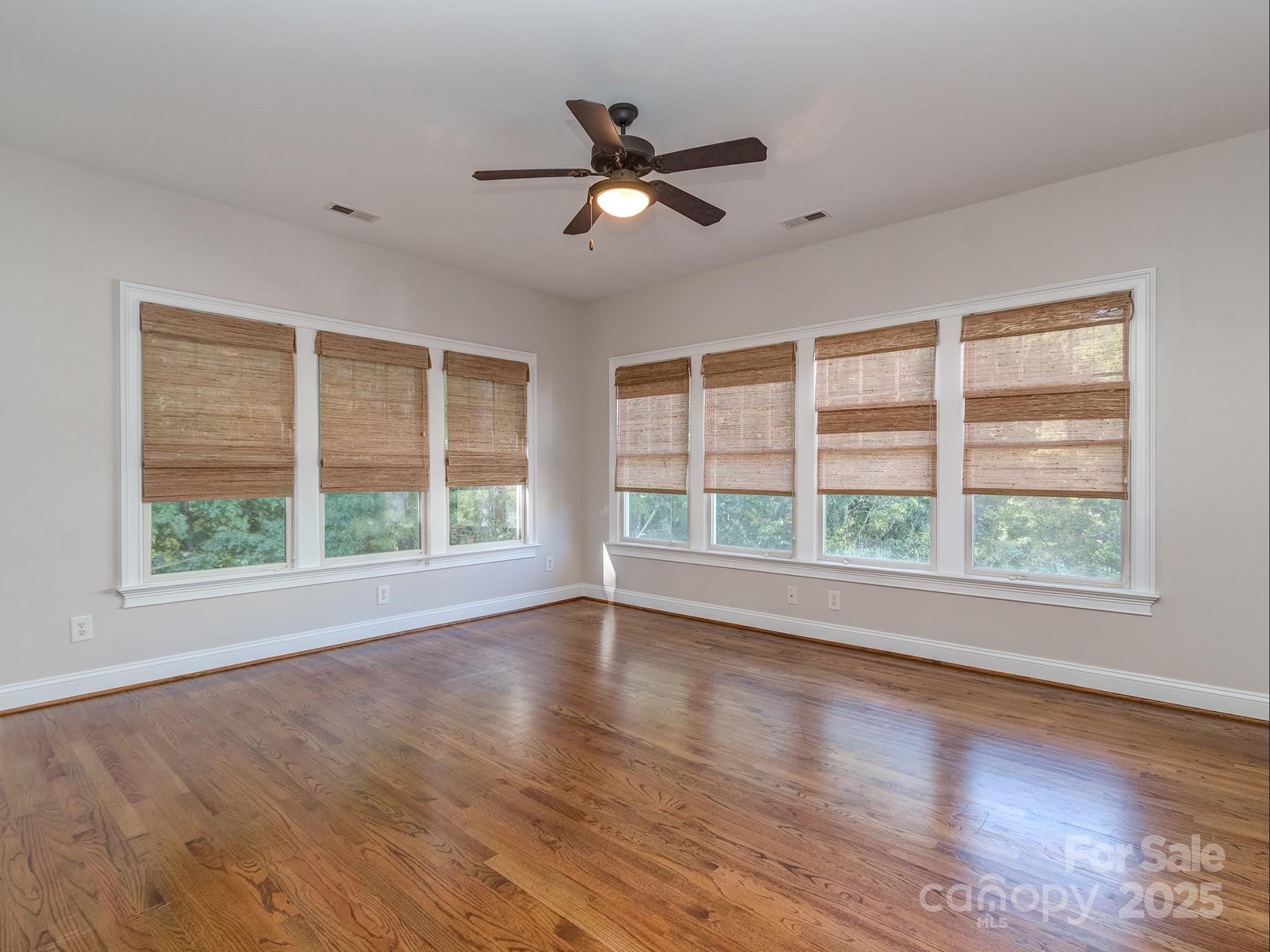 5227 Beacon Court Property Photo 28