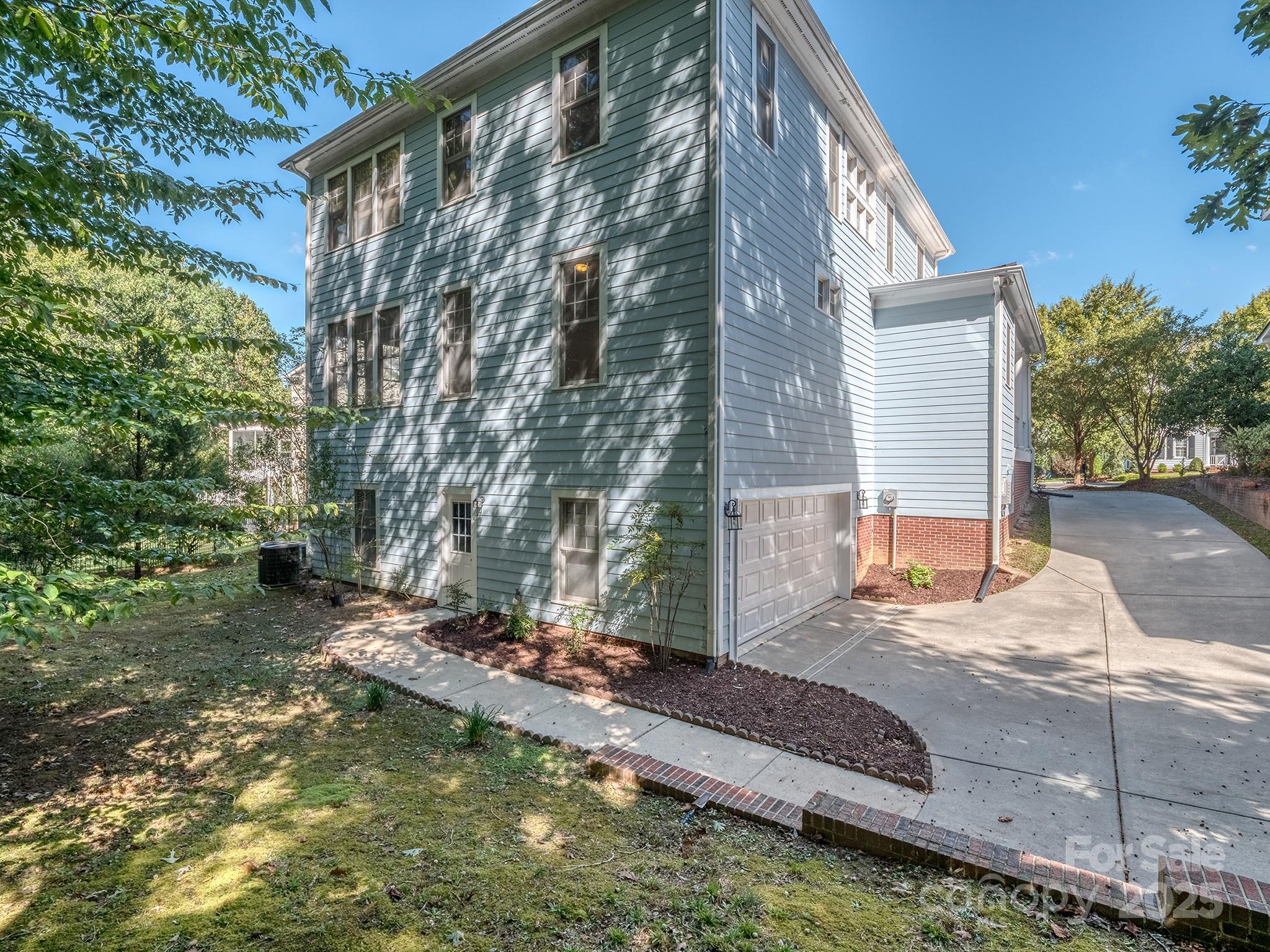 5227 Beacon Court Property Photo 34