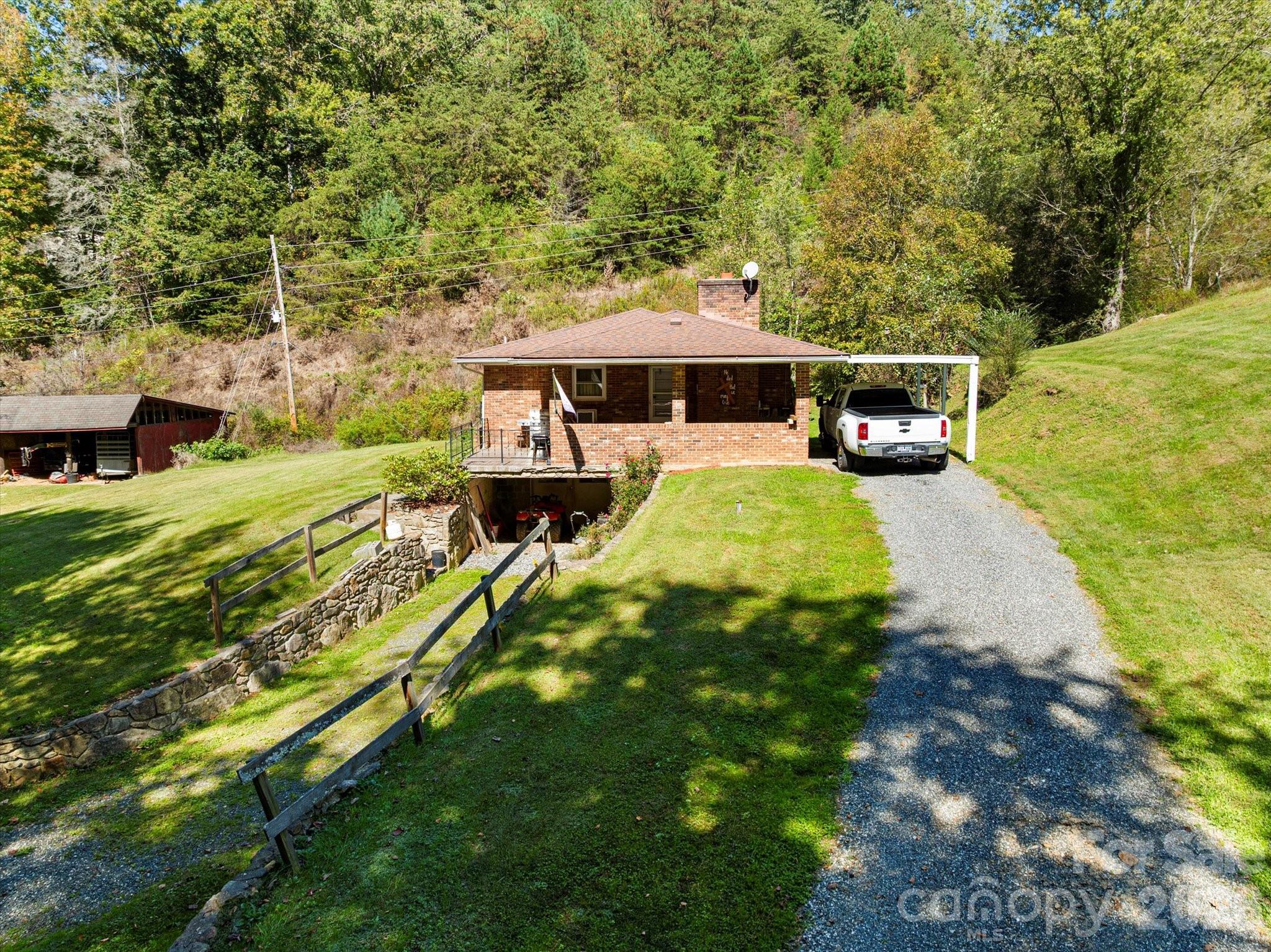 1623 Ammons Branch Road Property Photo 2