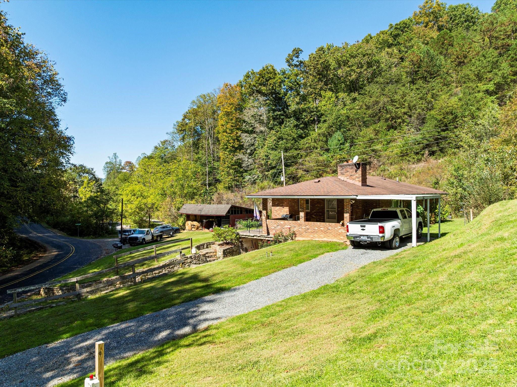 1623 Ammons Branch Road Property Photo 3