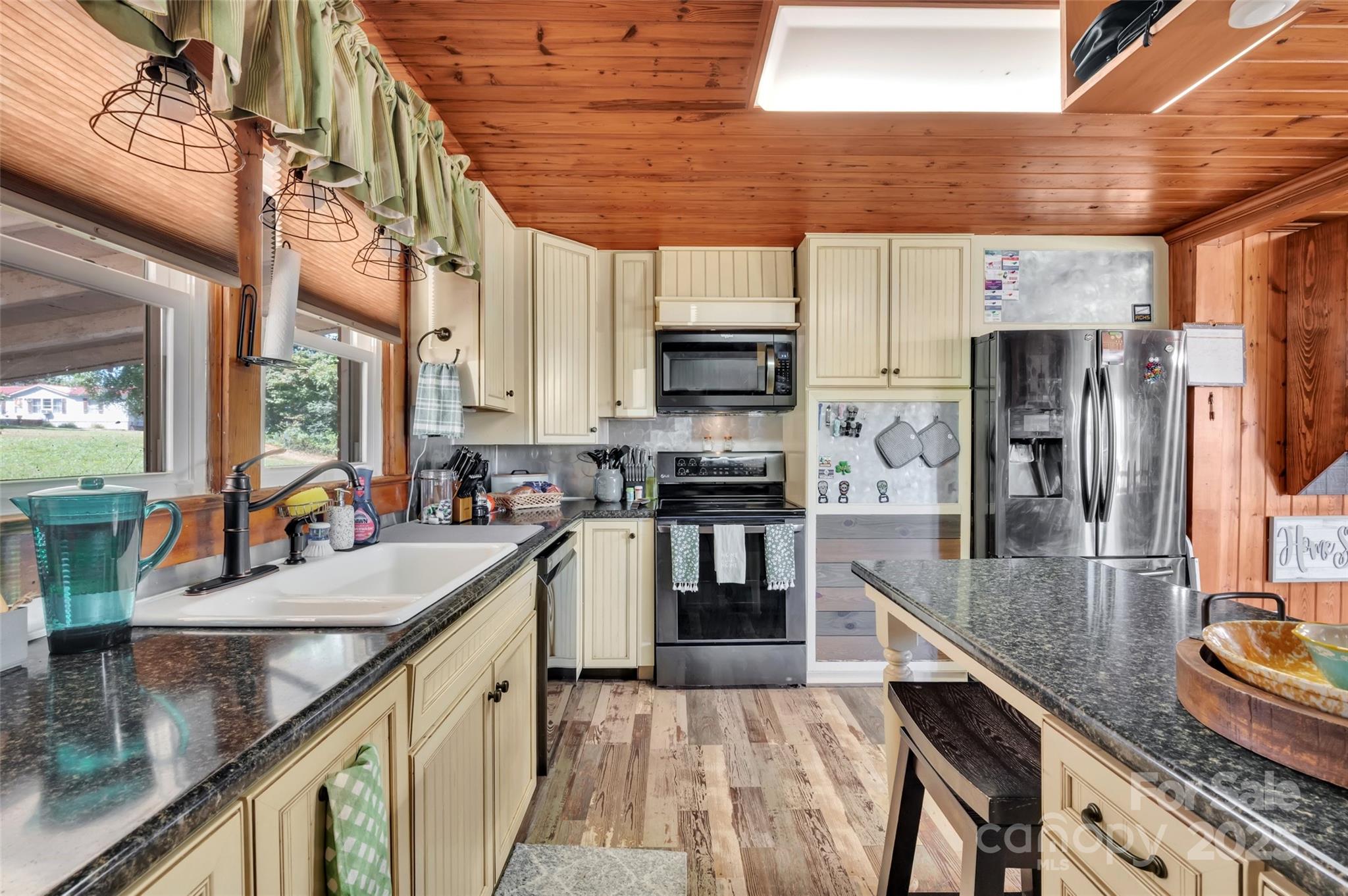 162 Wortman Drive Property Photo 6