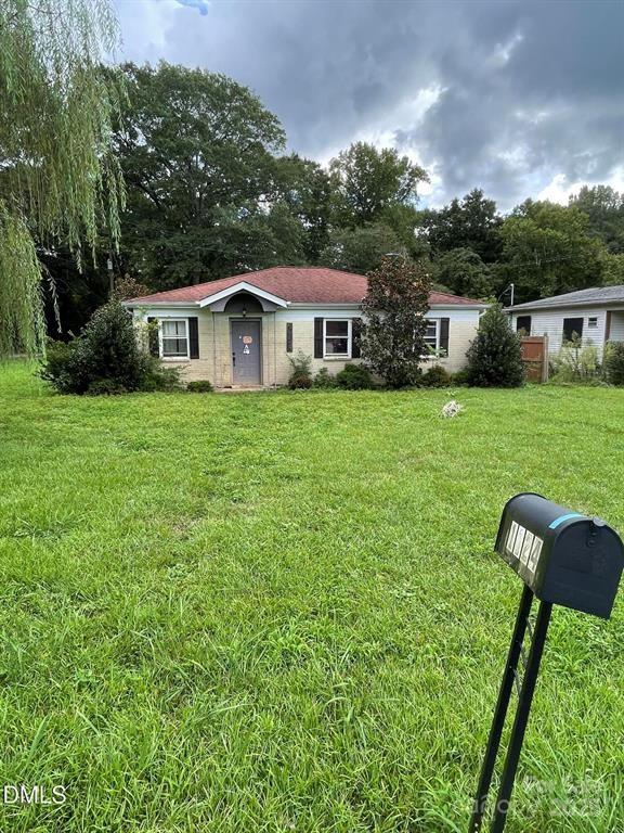1124 Riverside Drive Property Photo 1