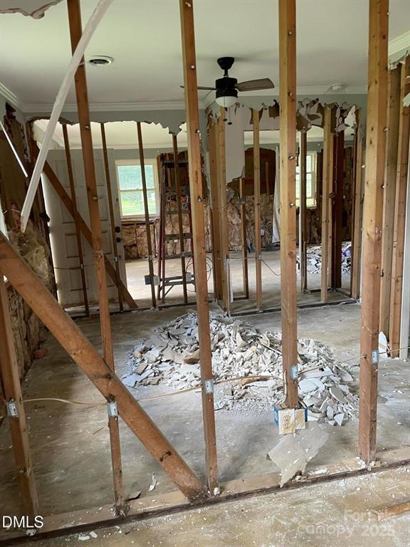 1124 Riverside Drive Property Photo 3