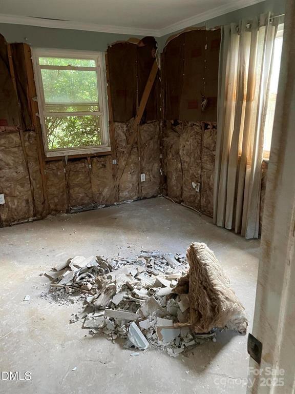 1124 Riverside Drive Property Photo 7