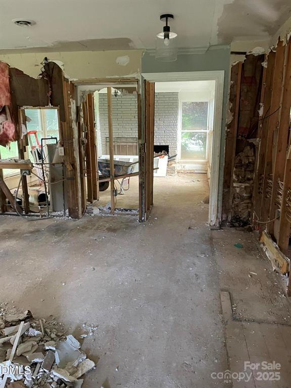 1124 Riverside Drive Property Photo 11